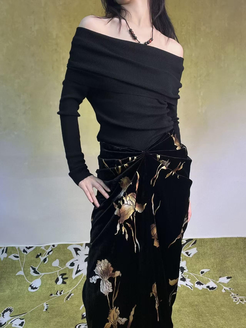 ANTIMOON Night Iris Gold Foil Black Velvet Women's Nylon Knit Slim Matching Skirt Sets