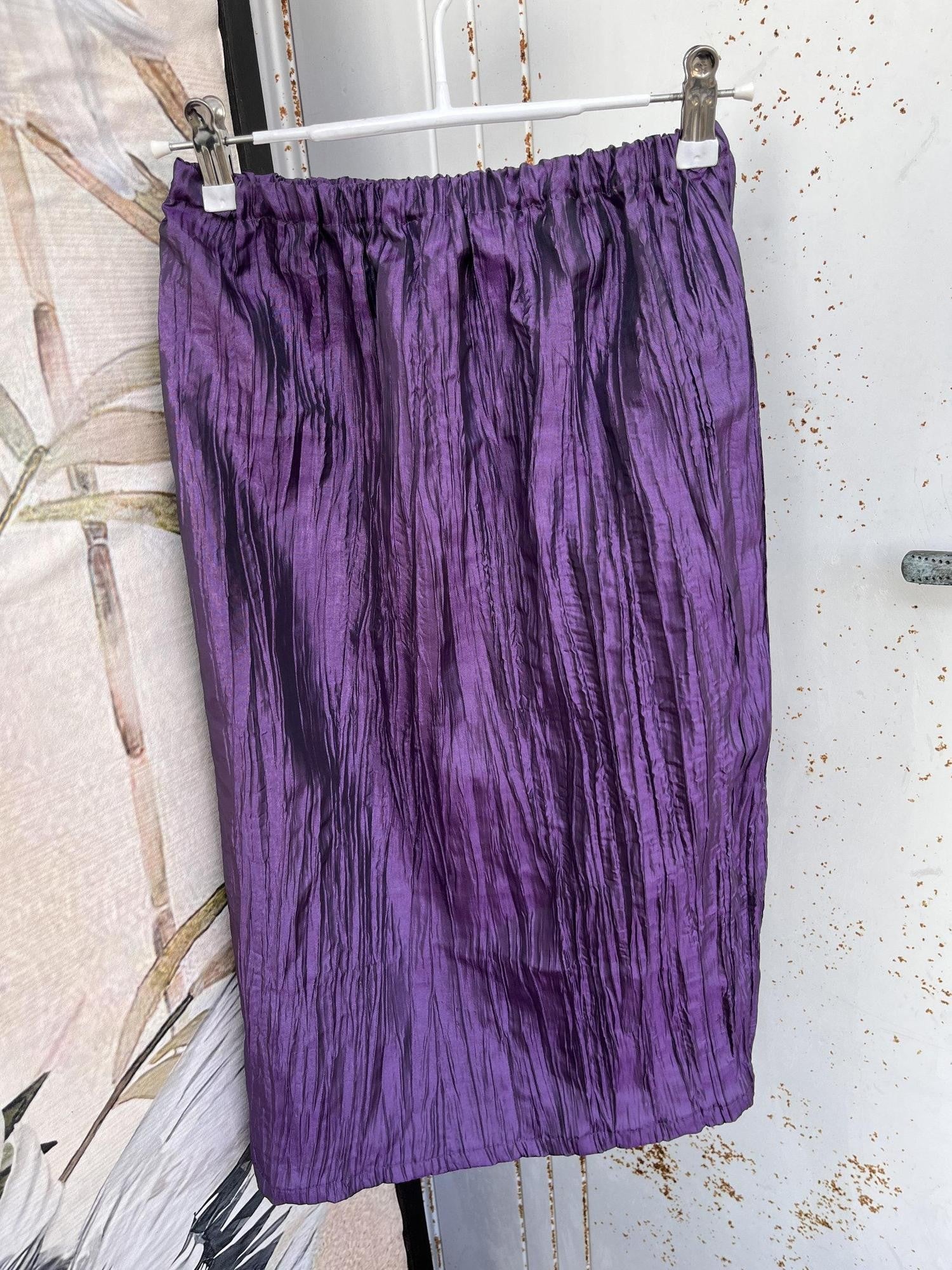 ANTIMOON Shimmer Grape Purple Pleated Vertical Stripe Women's Polyester Midi Skirts