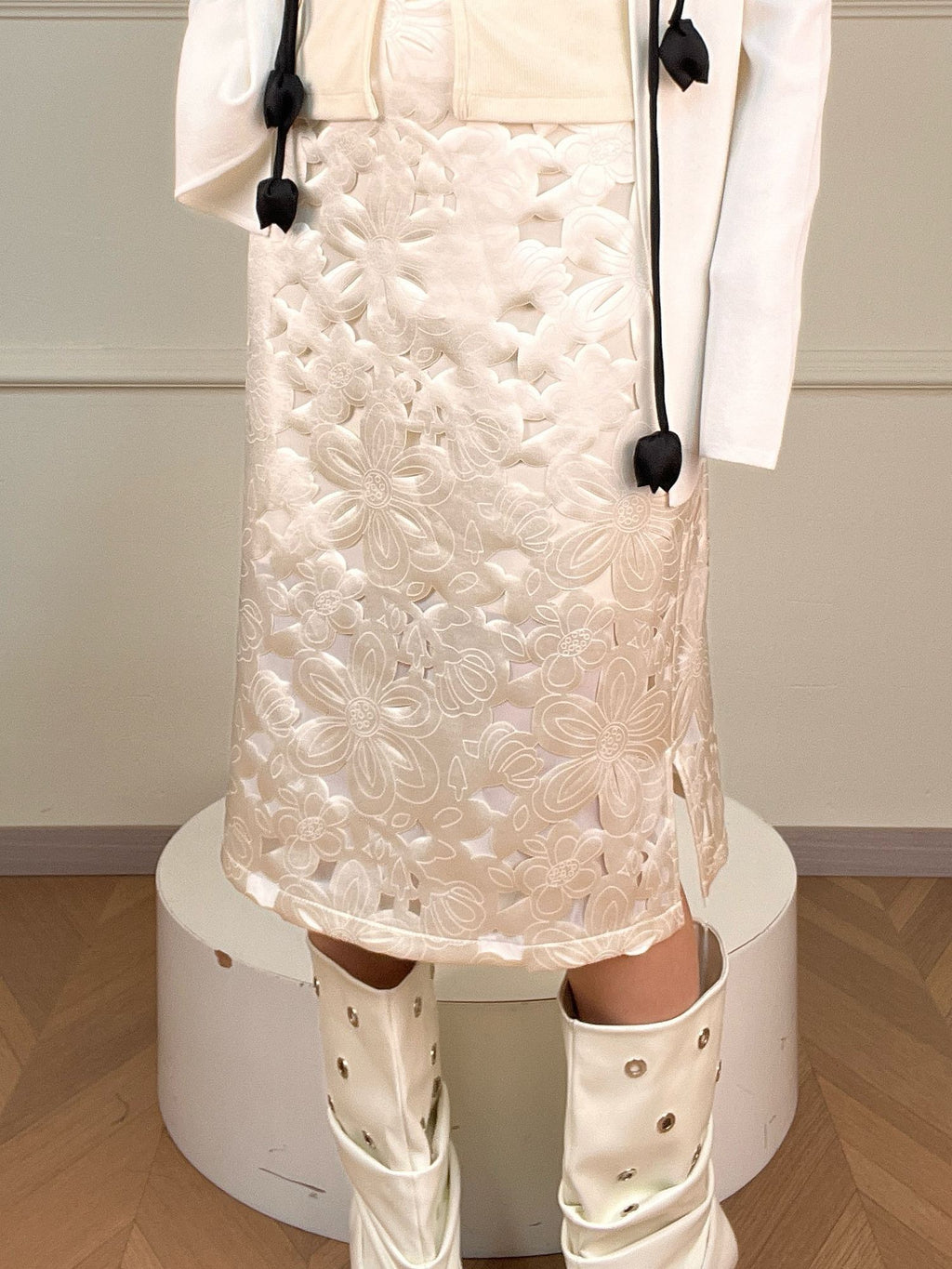 ANTIMOON_Silver_Window_Floral_Laser_Cut_Hollow_Detail_Women's_Polyester_Midi_Skirts_1027690130497_MISSTT