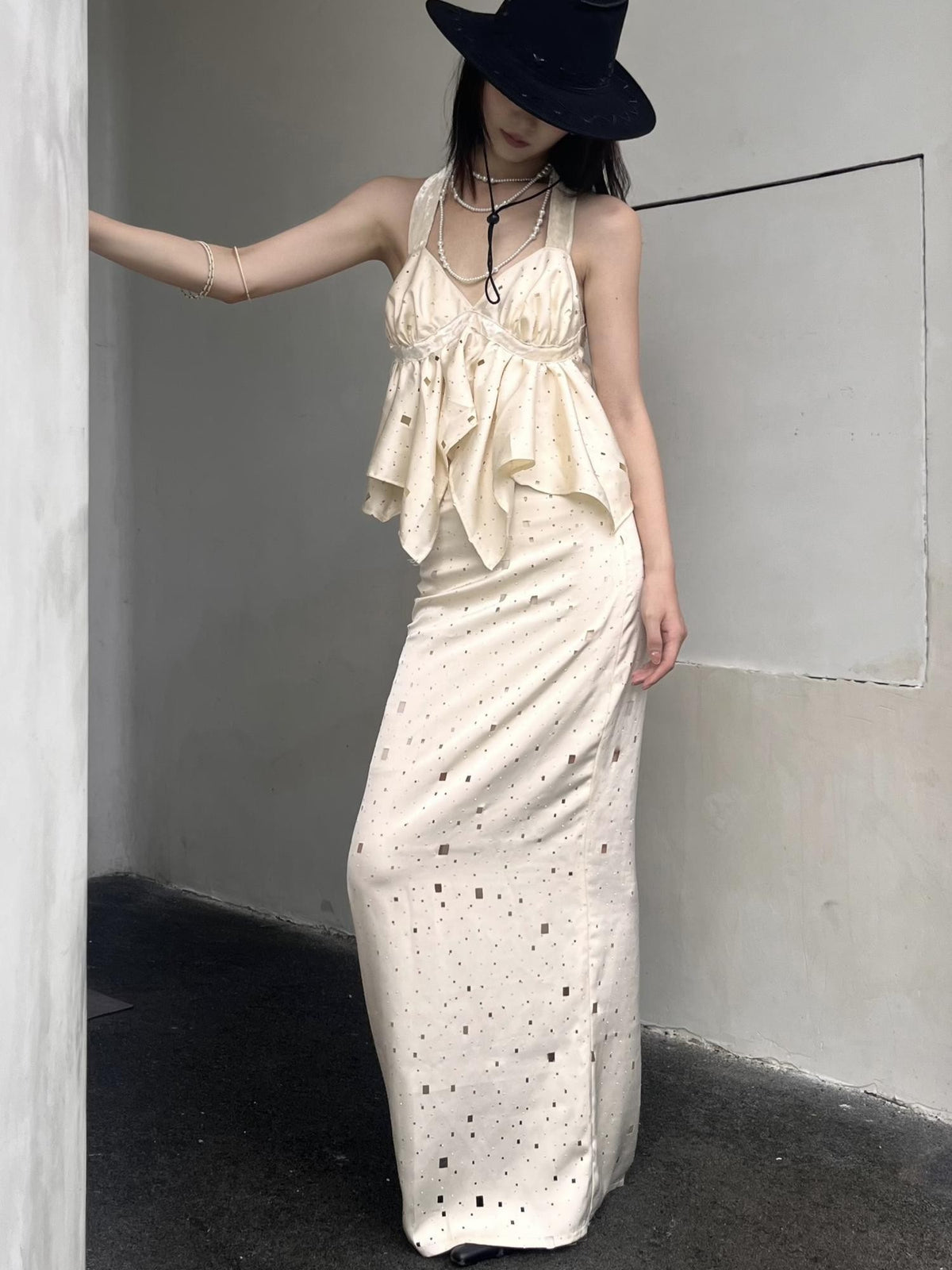 ANTIMOON Star Laser Cut Rhinestone Halter V-neck Women's Polyester Matching Skirt Sets