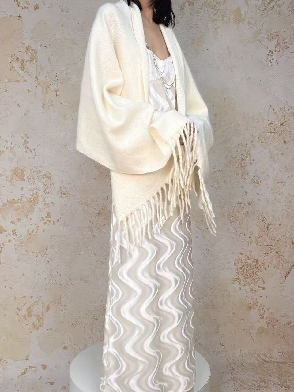 ANTIMOON_Thick_Soft_Tassel_Oversized_Women's_Polyester_Scarves_&_Shawls_987121214715_MISSTT