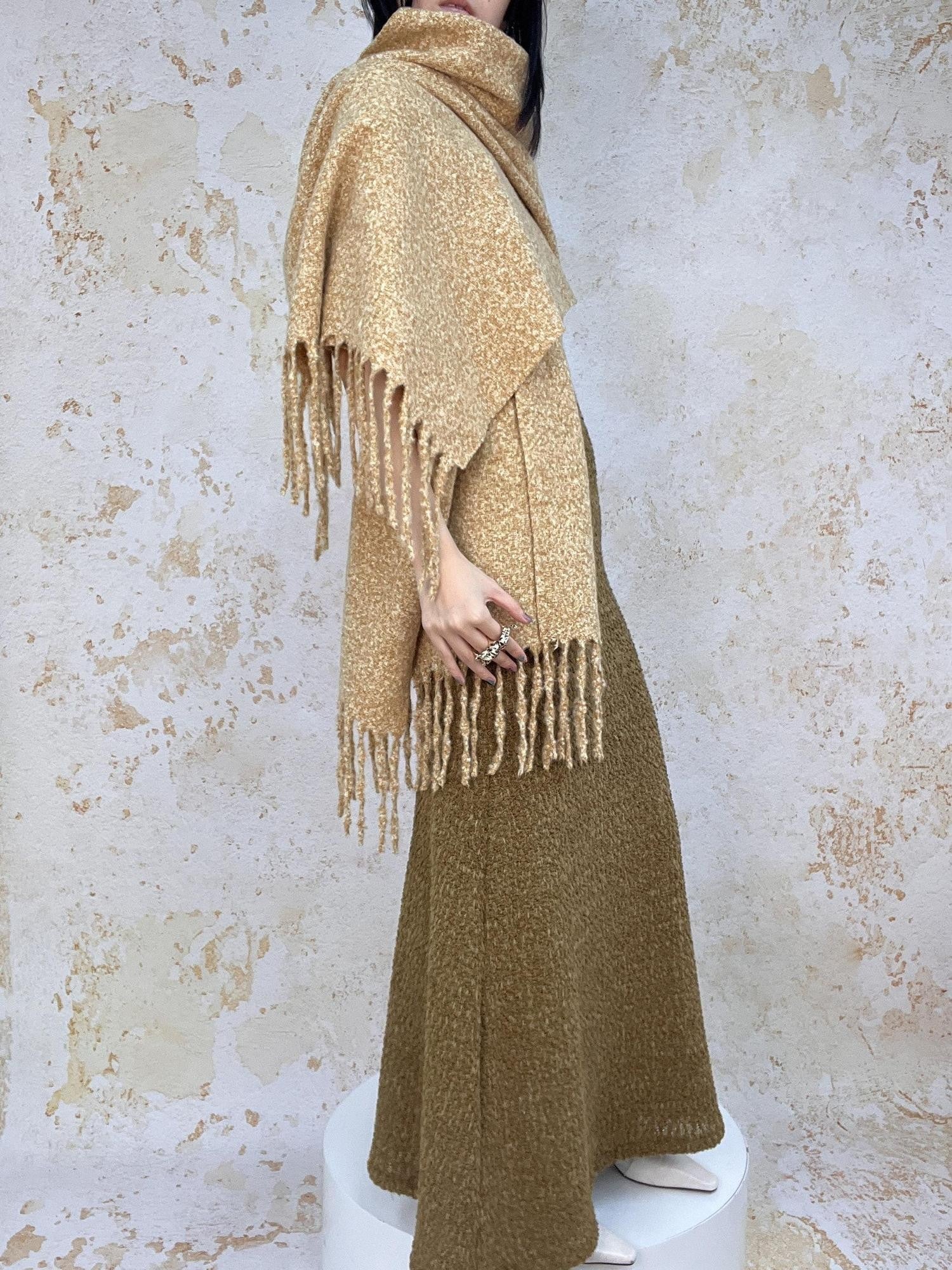 ANTIMOON Thick Soft Tassel Oversized Women's Polyester Scarves & Shawls