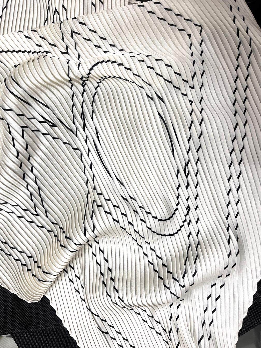ANTIMOON_White_Shell_Striped_Minimalist_Scarf_Style_Women's_Polyester_Halter_Tops_775524210303_MISSTT