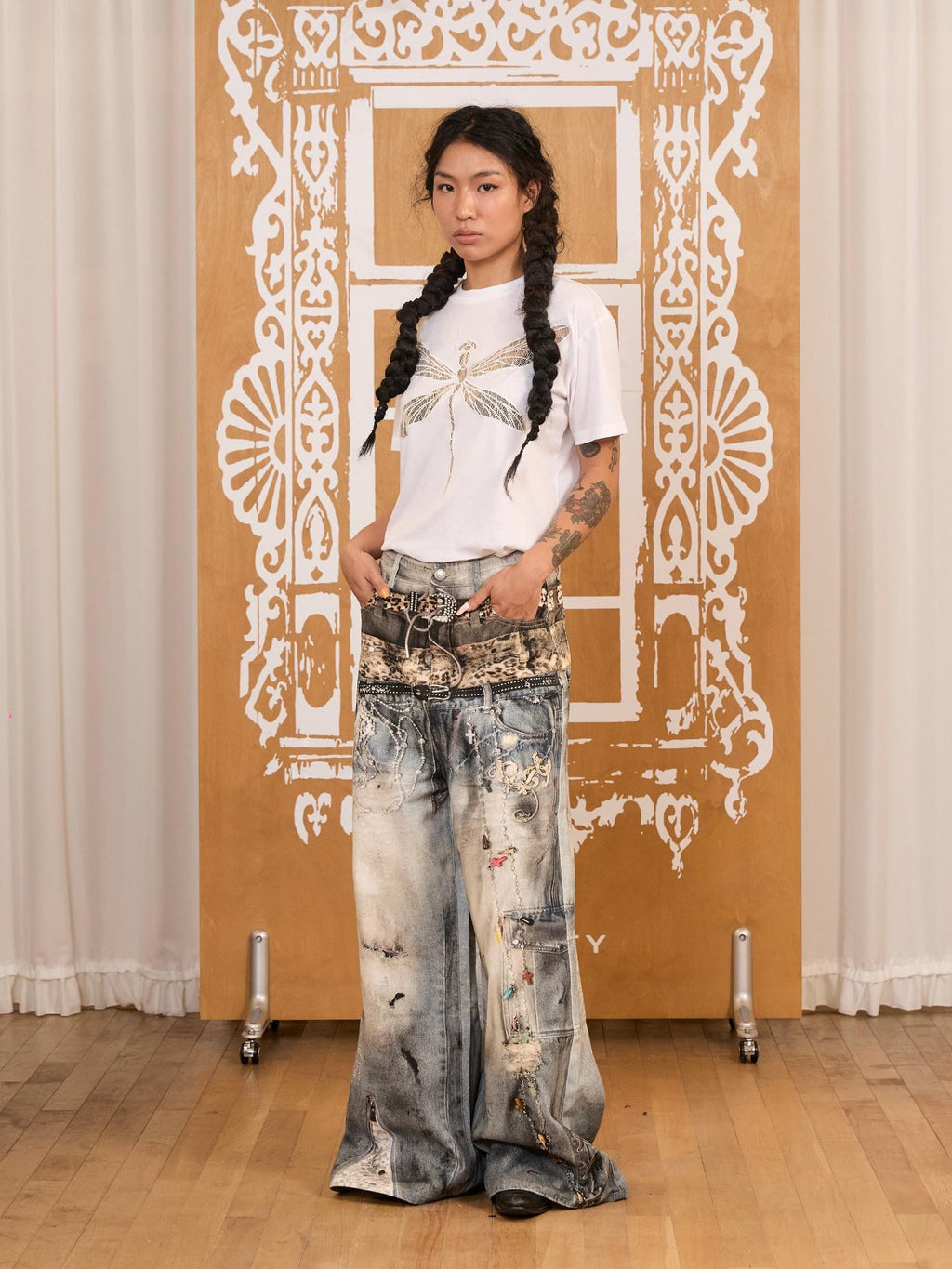 APRIORITY 3d Textured Print Ripped Distressed Washed Women's Cotton Straight-leg Jeans