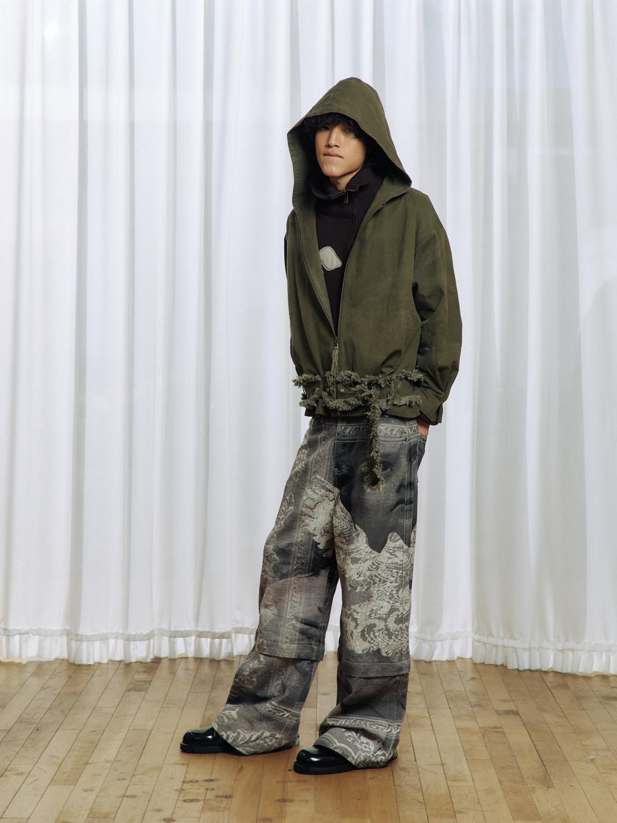 APRIORITY Army Green Distressed Frayed Tassel Vintage Print Women's Cotton Zip-up Hoodies