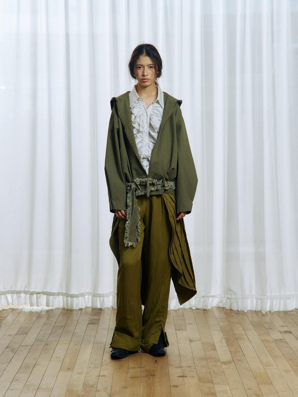 APRIORITY Army Green Distressed Frayed Tassel Vintage Print Women's Cotton Zip-up Hoodies