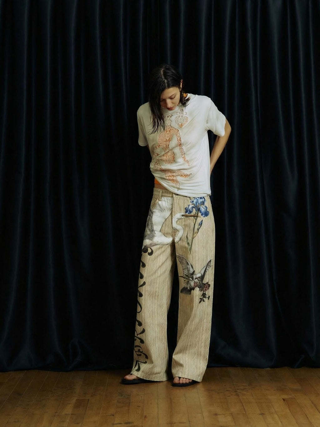 APRIORITY Beige 3d Printed Bird And Floral Women's Cotton Straight-leg Jeans