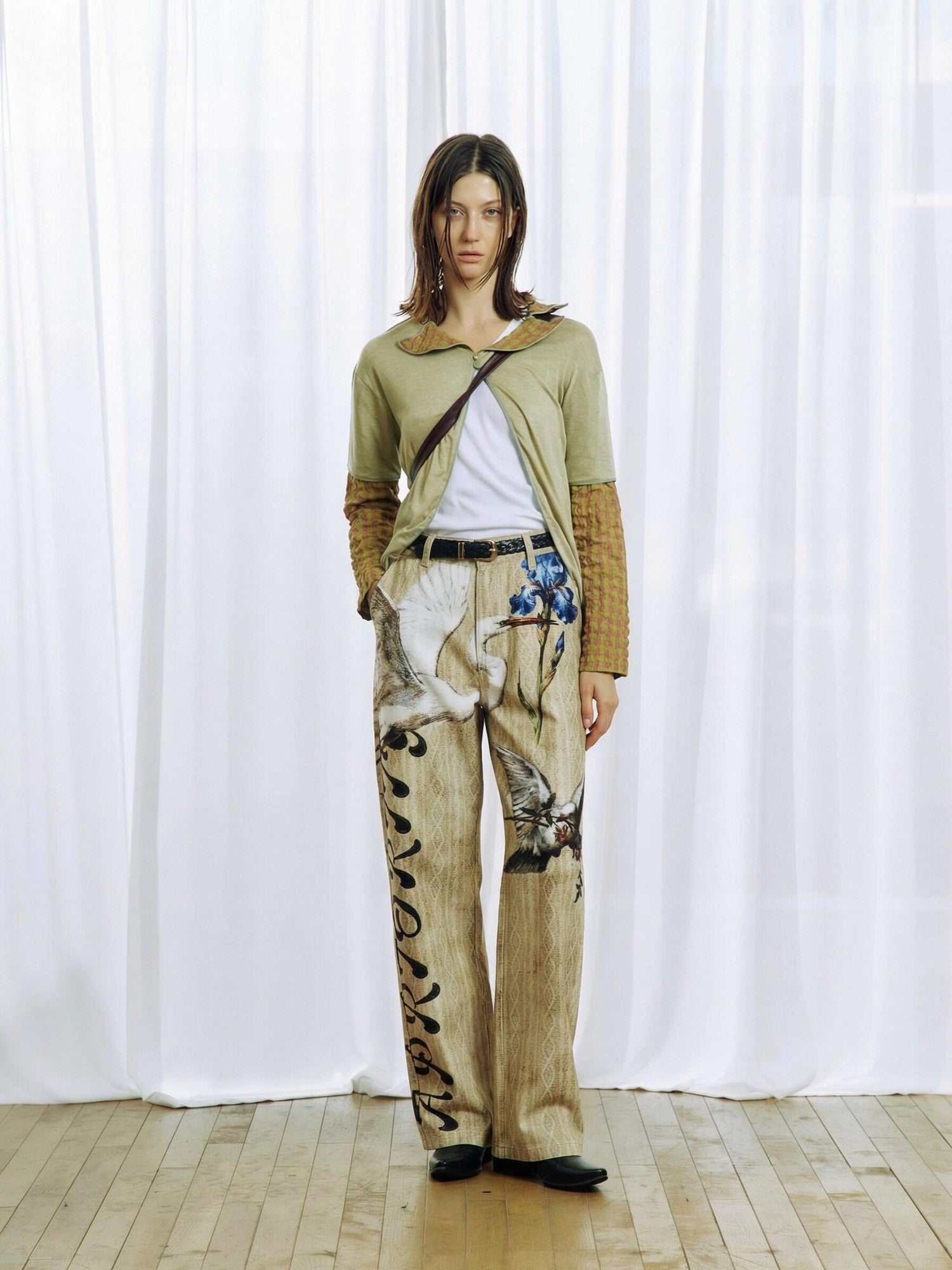 APRIORITY Beige 3d Printed Bird And Floral Women's Cotton Straight-leg Jeans
