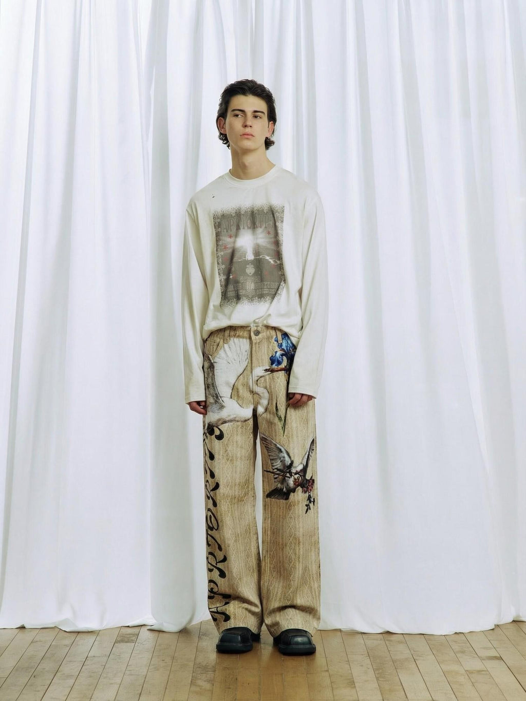 APRIORITY Beige 3d Printed Bird And Floral Women's Cotton Straight-leg Jeans