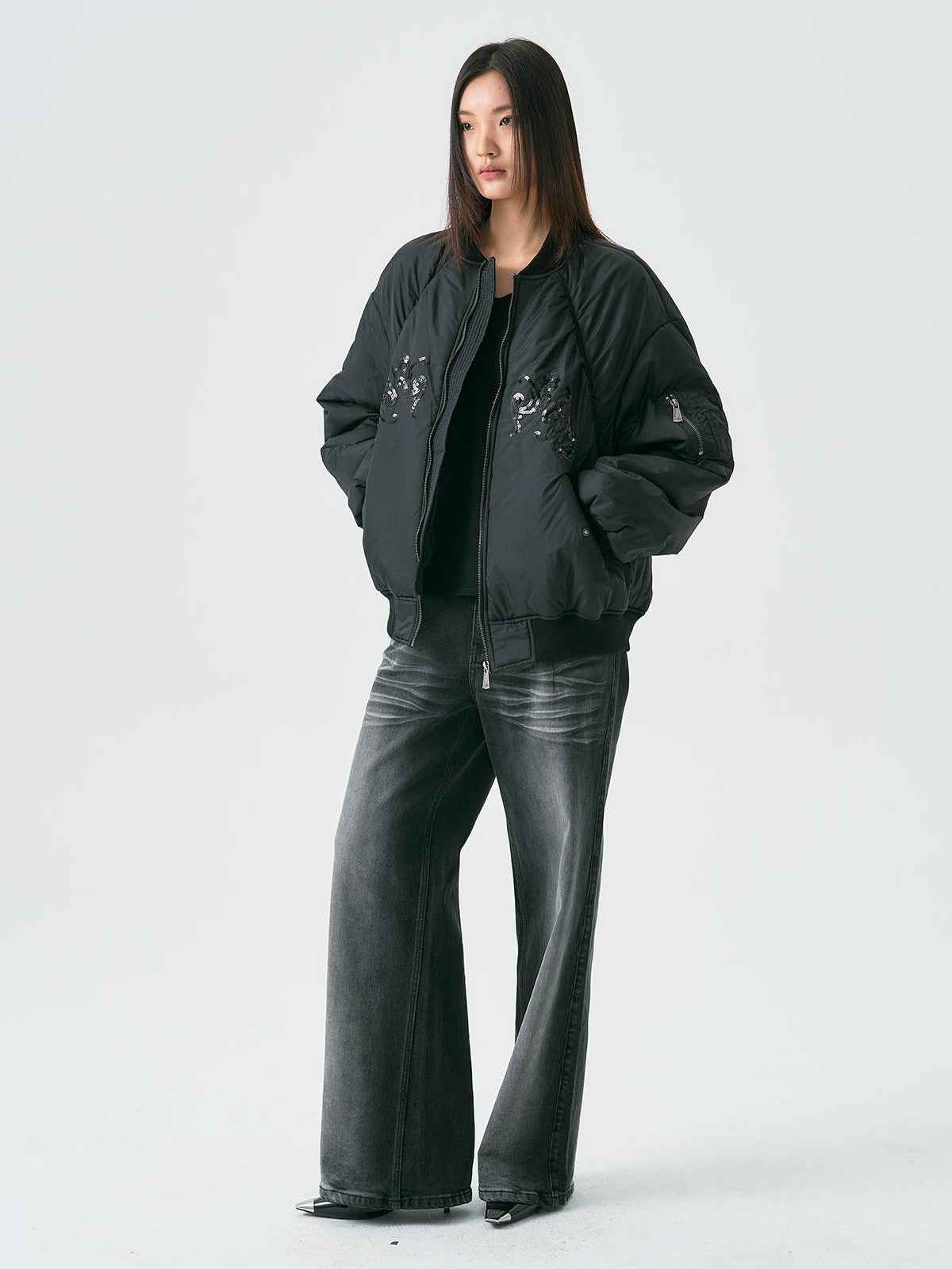APRIORITY Black Washed Distressed Pleated Women's Cotton Straight-leg Jeans