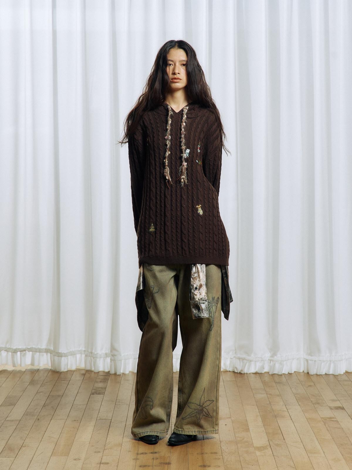 APRIORITY Brown Animal Embroidered Hooded Women's Wool Blend Pullover Sweaters