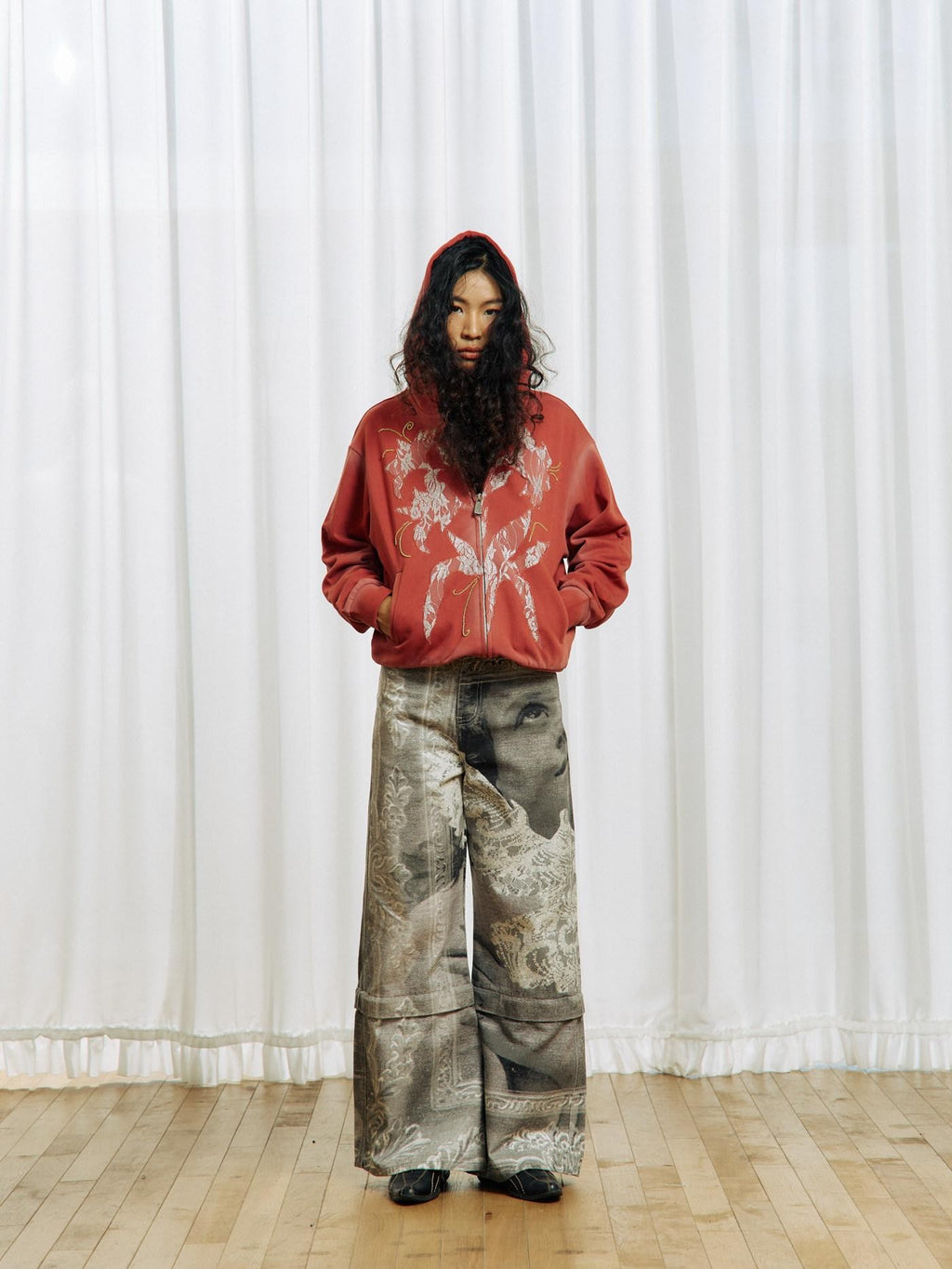 APRIORITY Burgundy Lily Floral Lace Embroidered Distressed Women's Cotton Zip-up Hoodies