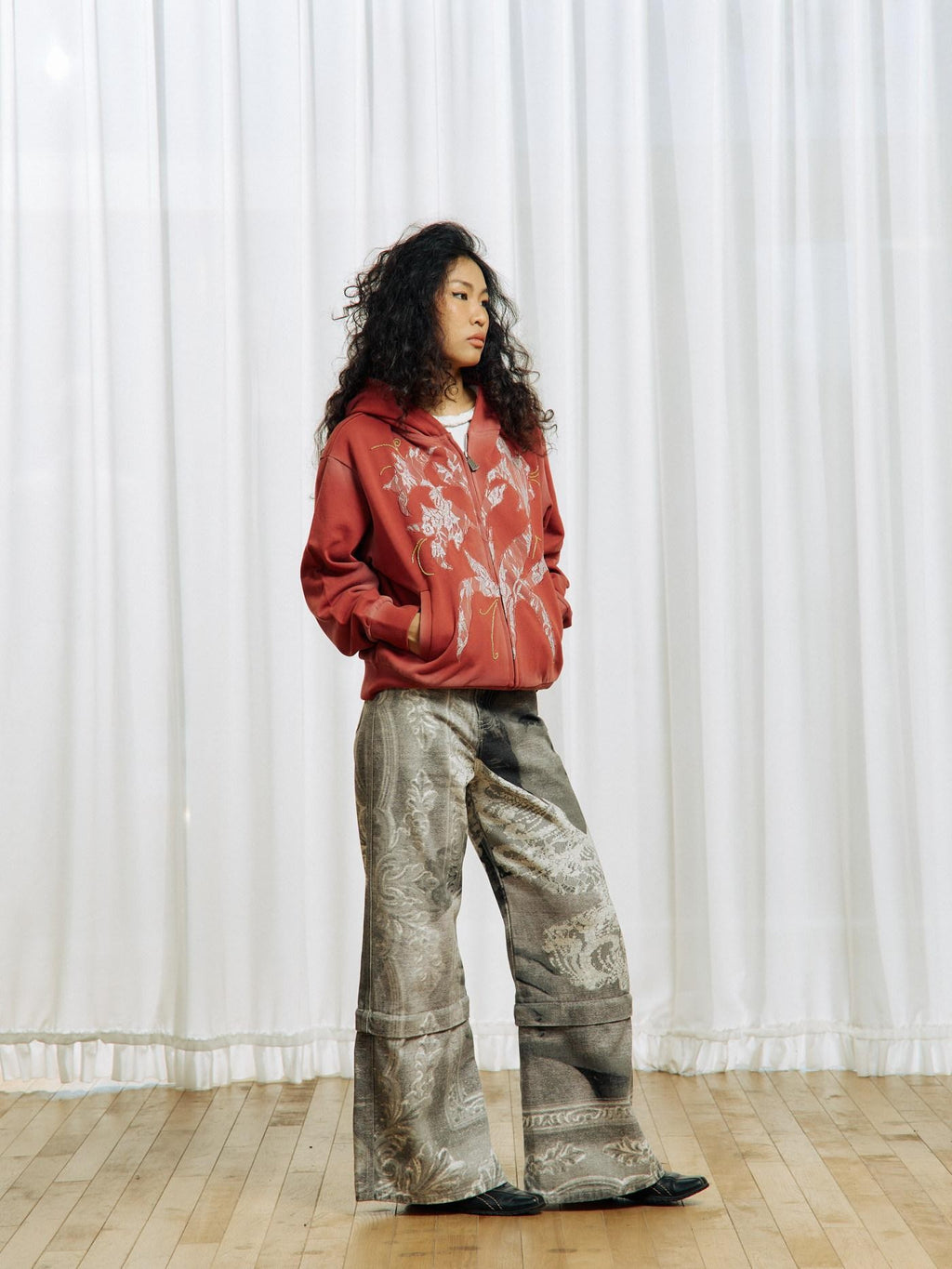 APRIORITY Burgundy Lily Floral Lace Embroidered Distressed Women's Cotton Zip-up Hoodies