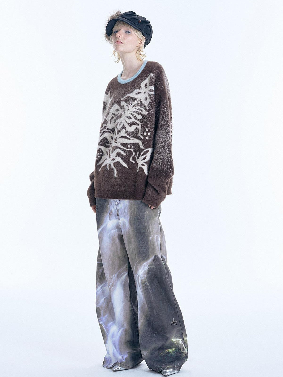 APRIORITY Dark Brown Floral Bird Loose Silhouette Women's Nylon Sweaters