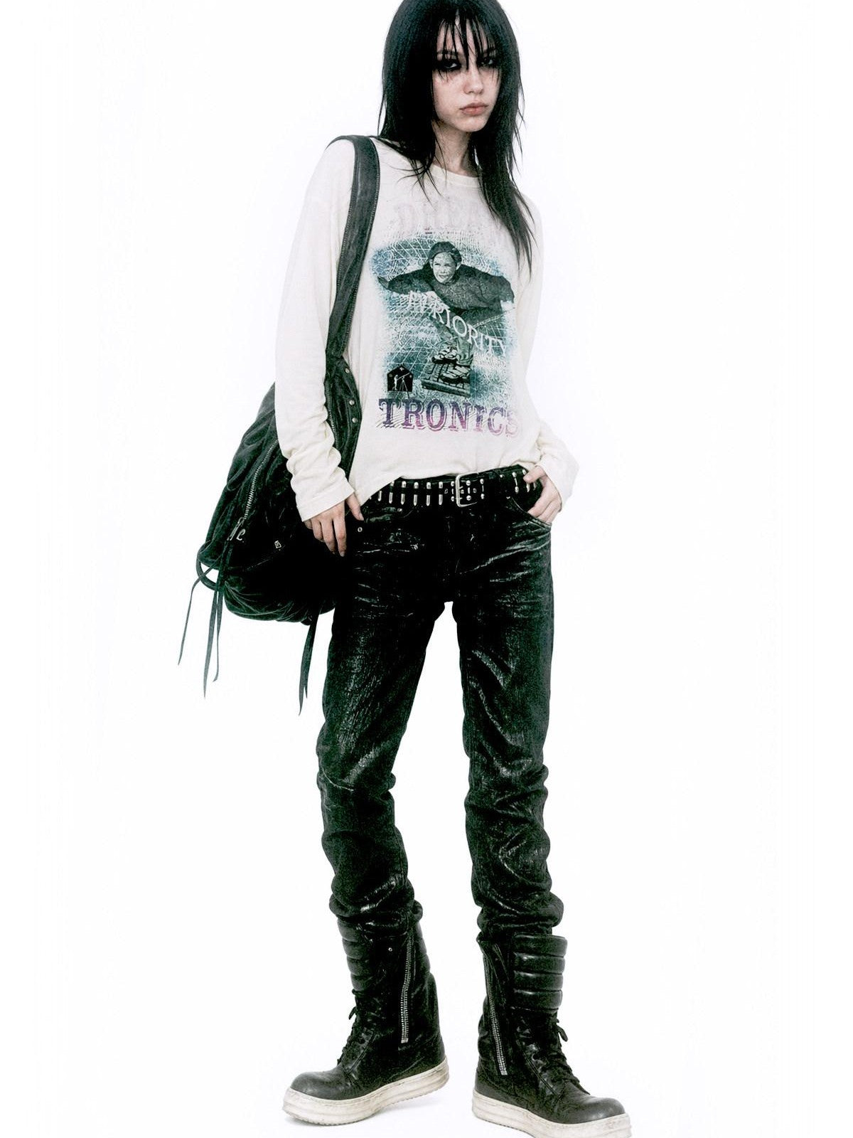 APRIORITY Digital Figure Distressed Rhinestone Women's Cotton Long Sleeve T-shirts