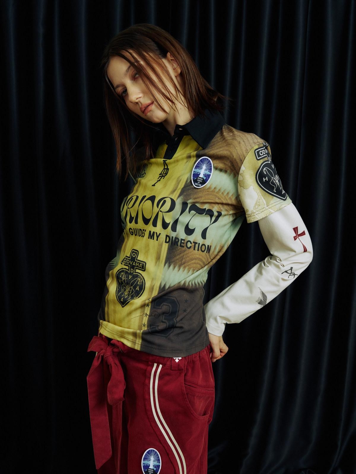 APRIORITY Digital Letter Print Faux Polo Collar Women's Cotton Blend Long Sleeve T-shirts