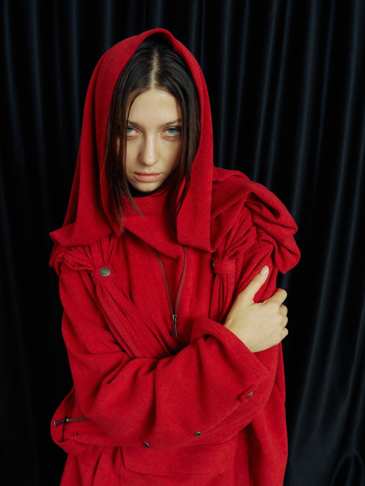 APRIORITY Knight Pleated Stacked Draped Stand Collar Hooded Women's Terry Blend Hoodies