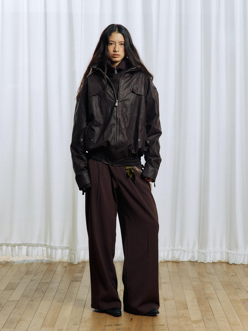 APRIORITY Stand Collar Waxed Stowable Hood Striped Embroidery Women's Leather Jackets