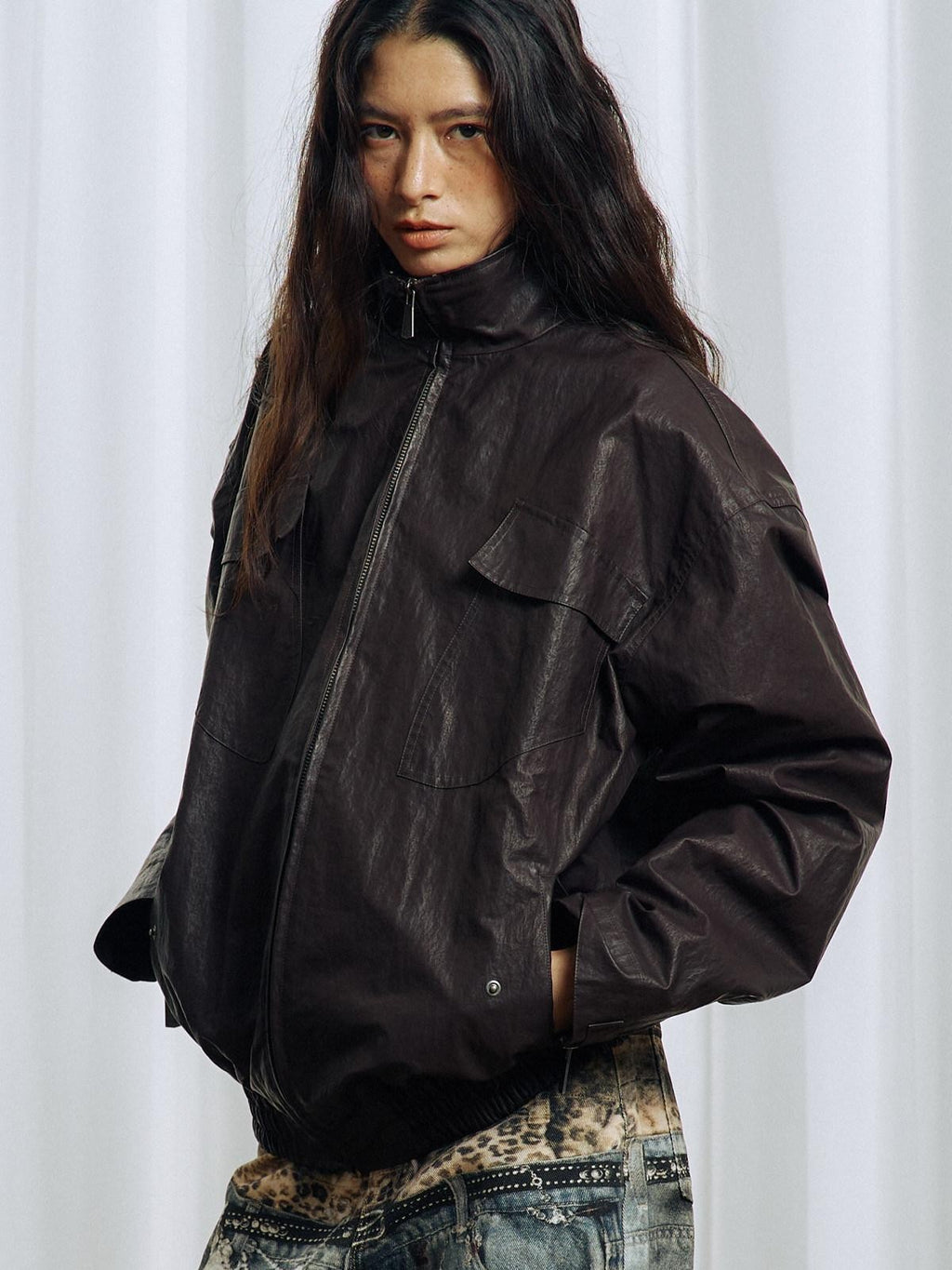 APRIORITY Stand Collar Waxed Stowable Hood Striped Embroidery Women's Leather Jackets