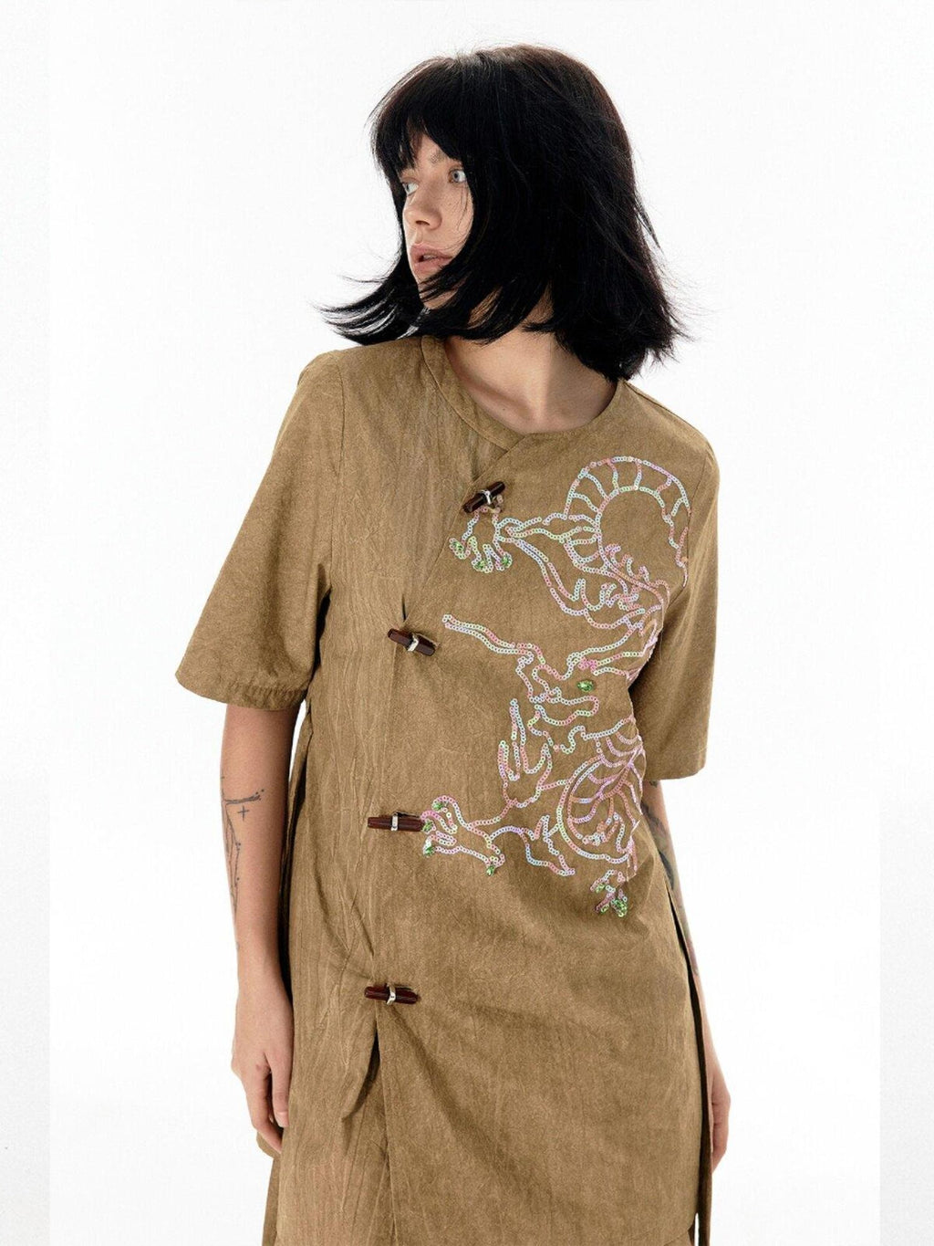 APRIORITY Suede Brown Sequin Embroidered Dragon Mandarin Collar Women's Cotton Shirts
