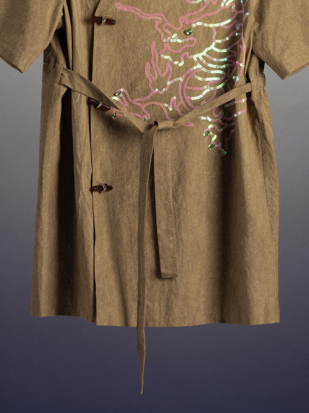 APRIORITY Suede Brown Sequin Embroidered Dragon Mandarin Collar Women's Cotton Shirts