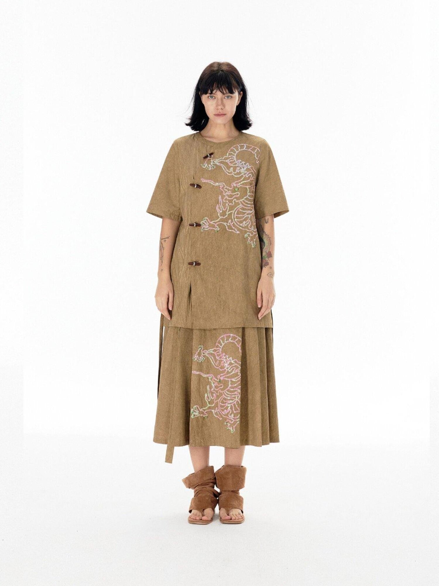 APRIORITY Suede Brown Sequin Embroidered Dragon Mandarin Collar Women's Cotton Shirts
