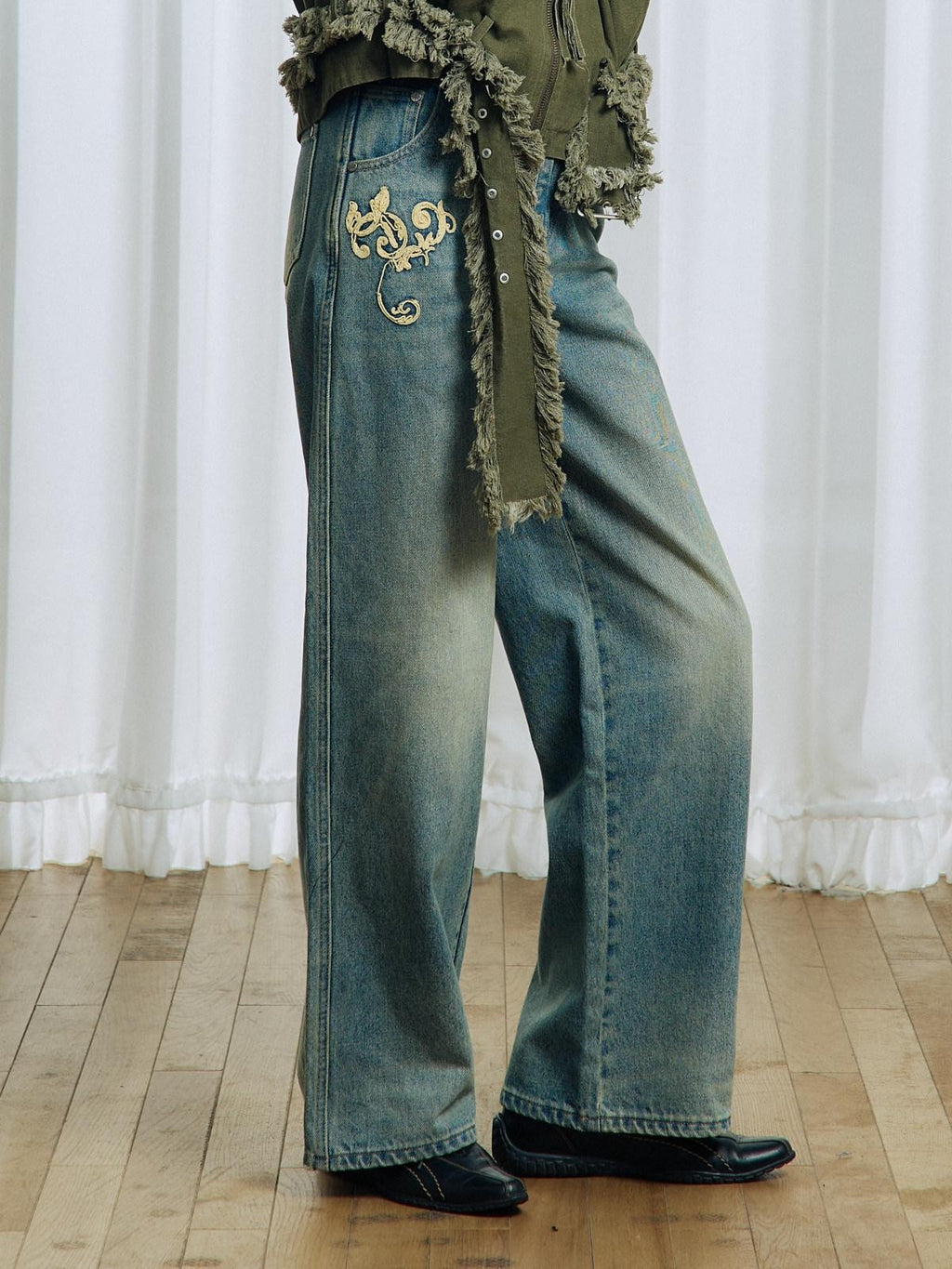 APRIORITY Vintage Floral Rope Embroidered Women's Washed Denim Straight-leg Jeans