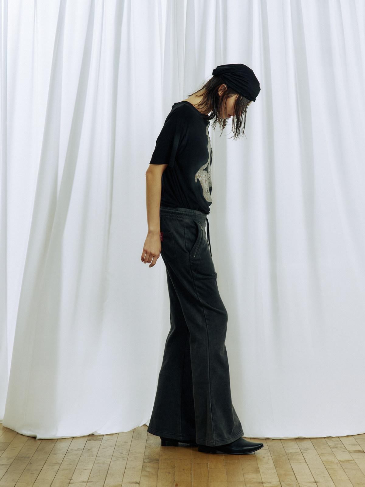 APRIORITY Washed Black Knitted Slim Mid Waist Pocket Women's Cotton Flare Pants