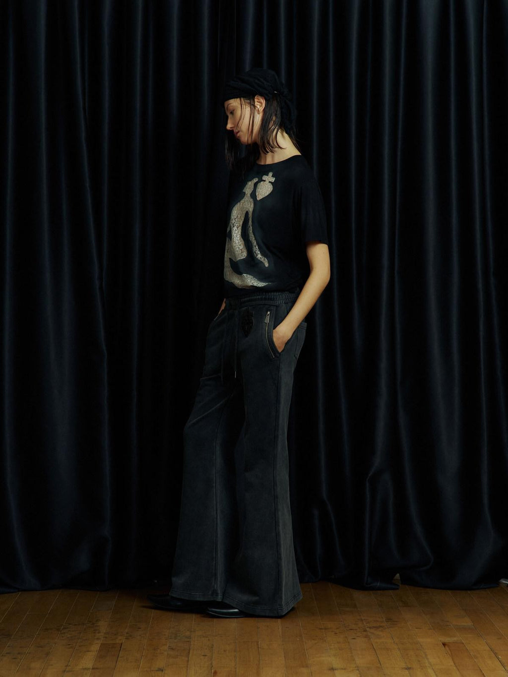 APRIORITY Washed Black Knitted Slim Mid Waist Pocket Women's Cotton Flare Pants