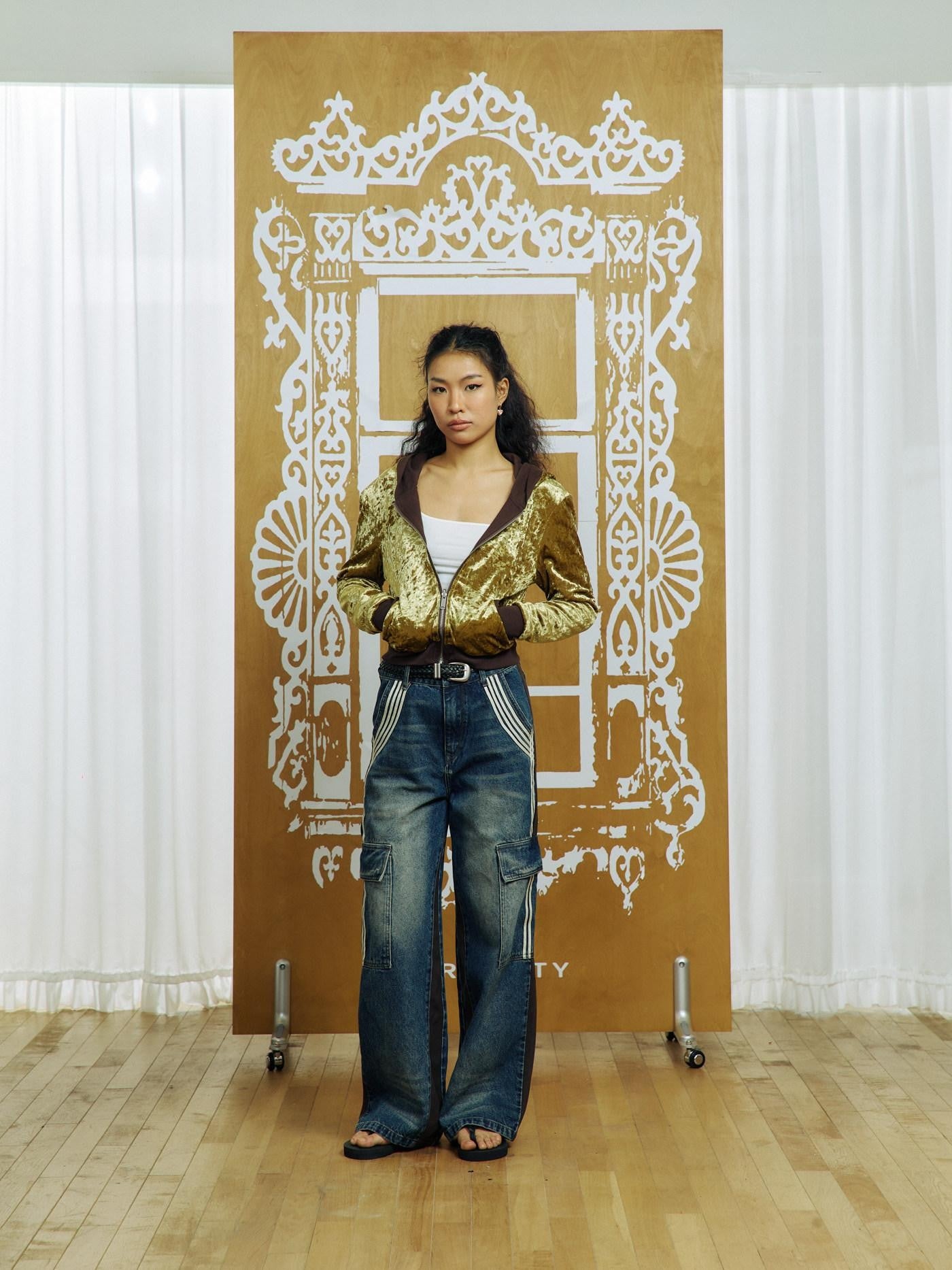 APRIORITY Washed Blue Line Trim Leather Patchwork Women's Denim Straight-leg Jeans