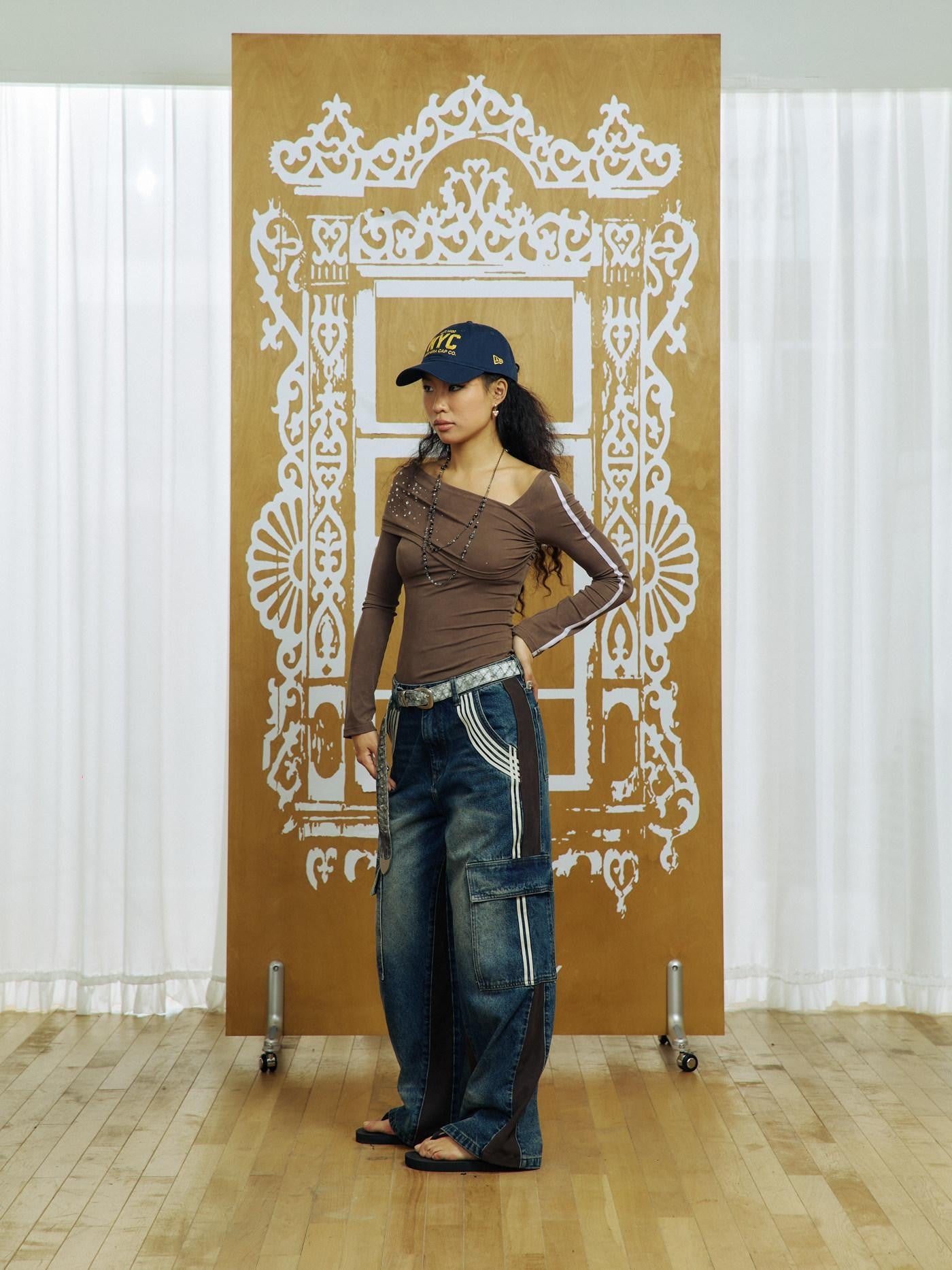 APRIORITY Washed Blue Line Trim Leather Patchwork Women's Denim Straight-leg Jeans