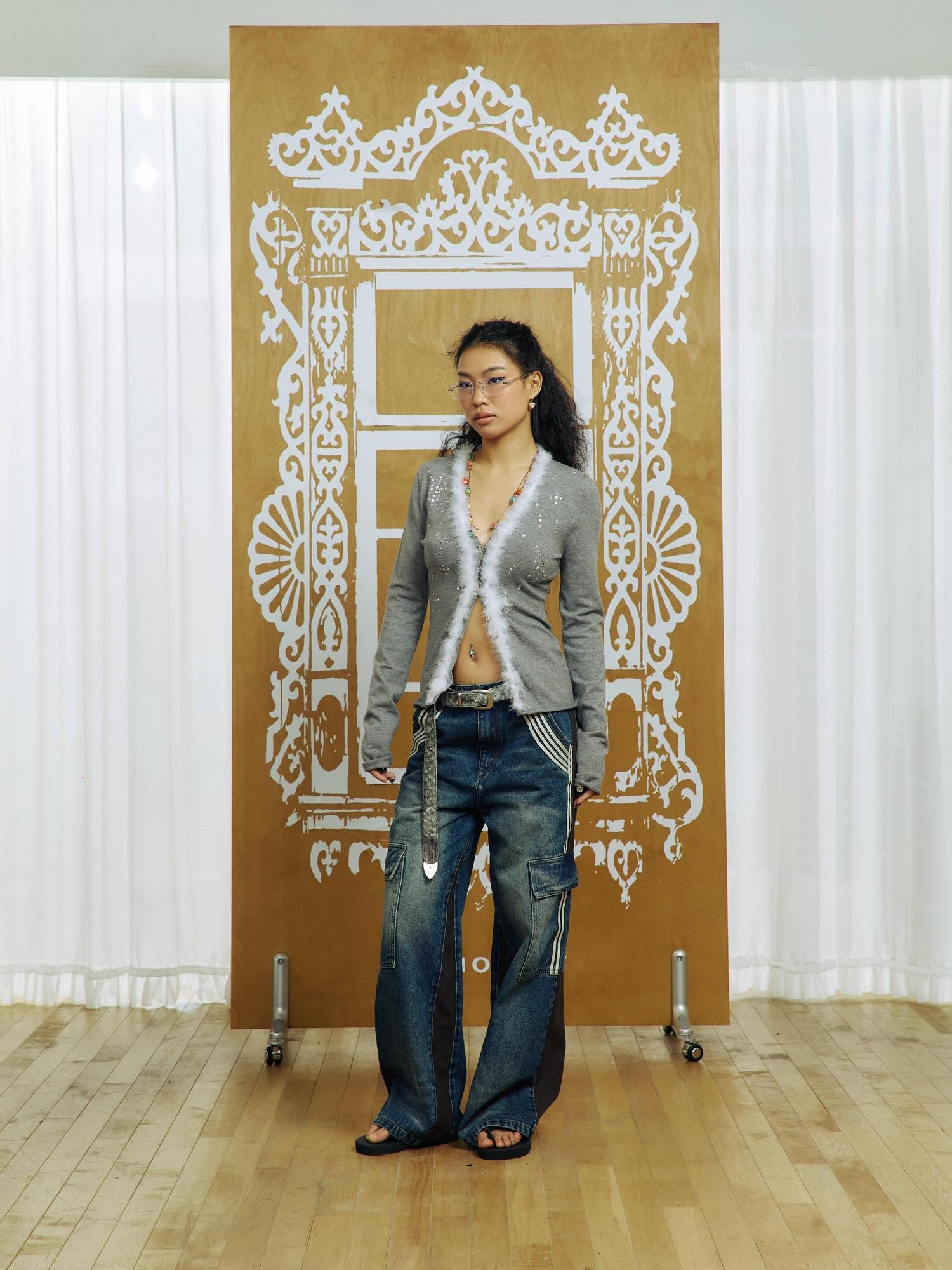 APRIORITY Washed Blue Line Trim Leather Patchwork Women's Denim Straight-leg Jeans