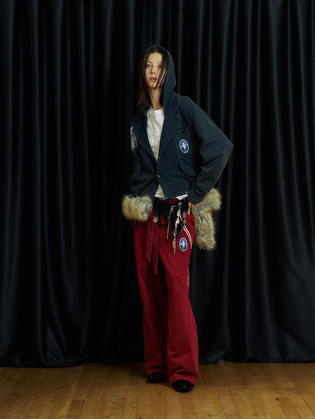 APRIORITY Washed Red White Ink Bow Print Elastic Waist Badge Women's Cotton Sweatpants