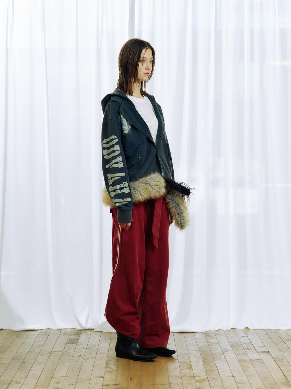 APRIORITY Washed Red White Ink Bow Print Elastic Waist Badge Women's Cotton Sweatpants