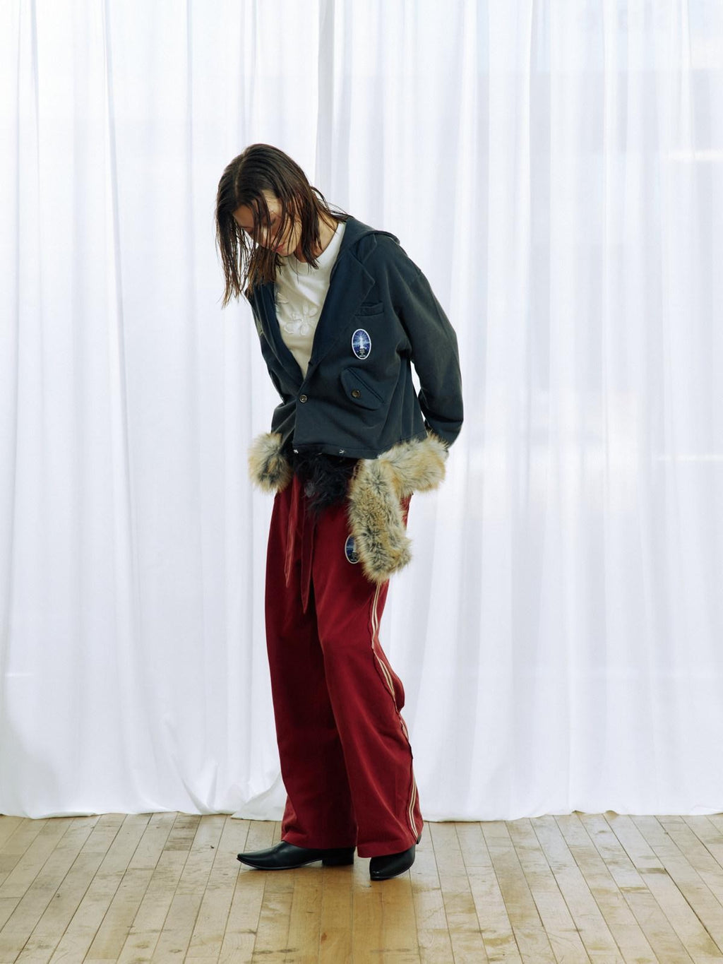APRIORITY Washed Red White Ink Bow Print Elastic Waist Badge Women's Cotton Sweatpants