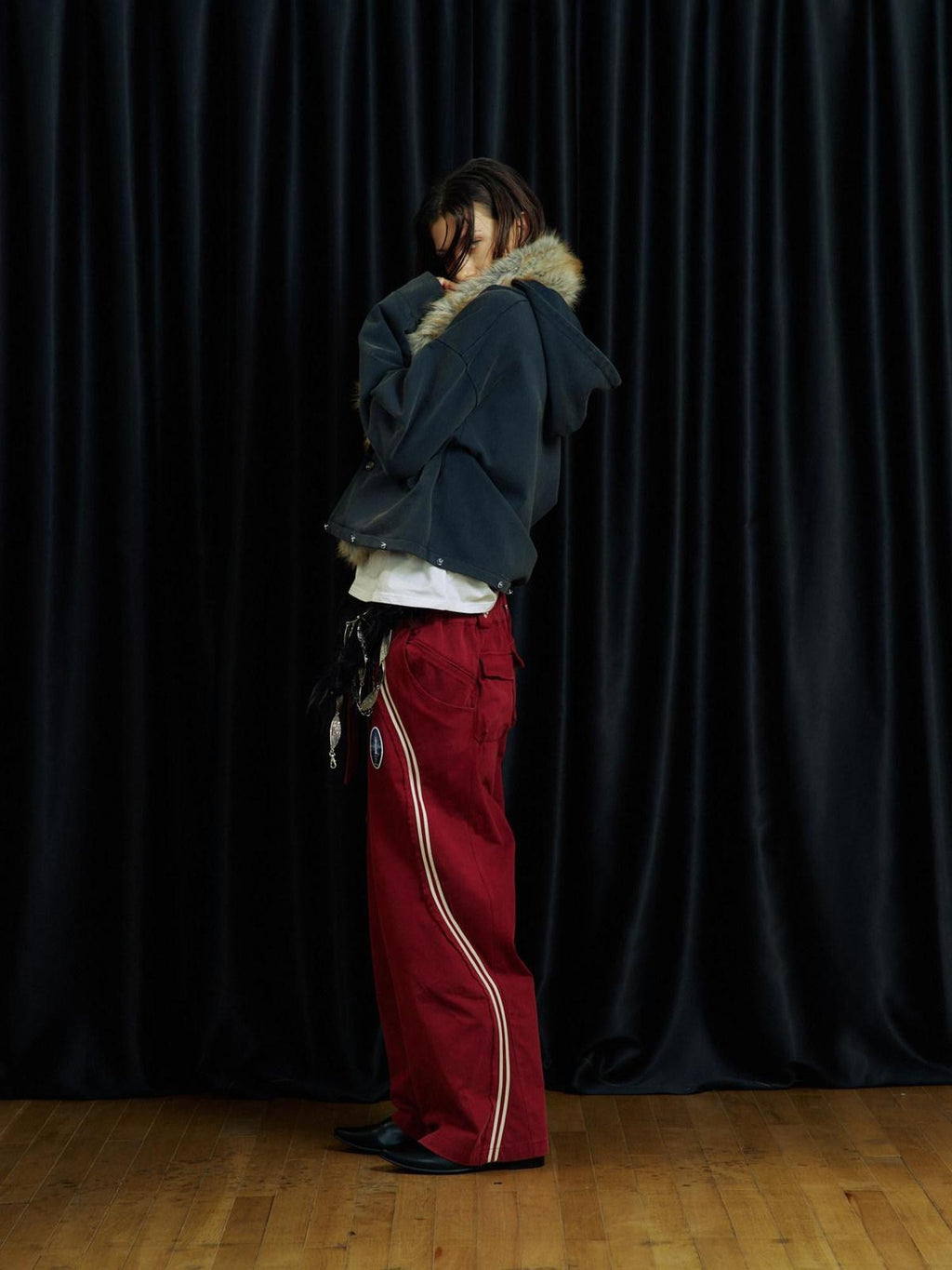 APRIORITY Washed Red White Ink Bow Print Elastic Waist Badge Women's Cotton Sweatpants