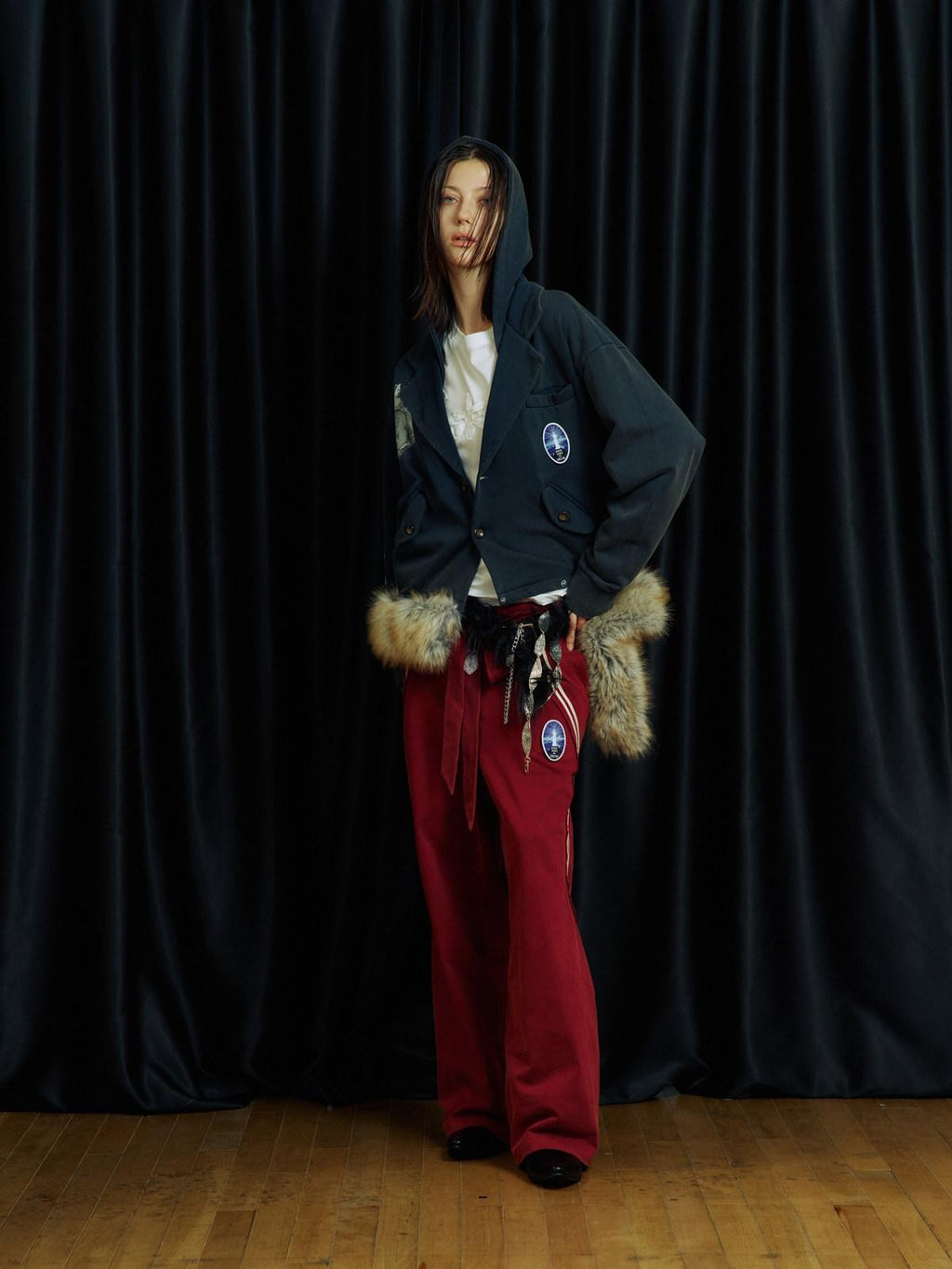 APRIORITY Washed Red White Ink Bow Print Elastic Waist Badge Women's Cotton Sweatpants