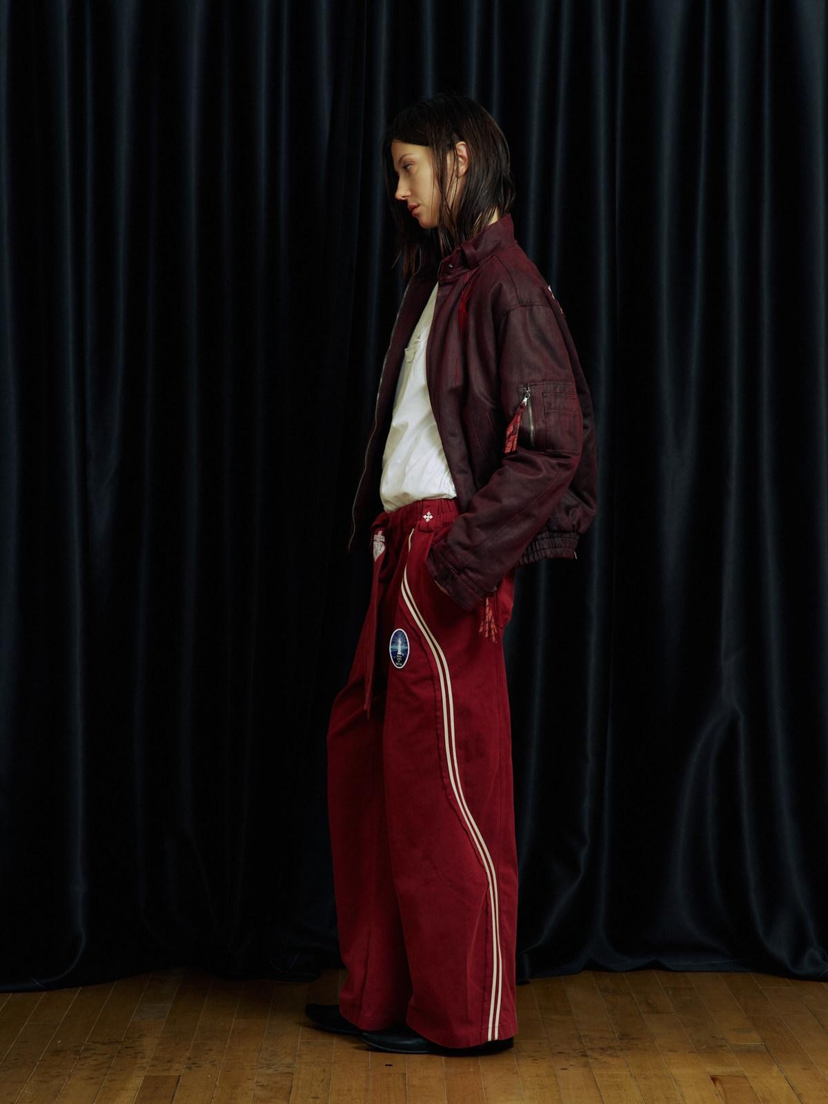 APRIORITY Washed Red White Ink Bow Print Elastic Waist Badge Women's Cotton Sweatpants
