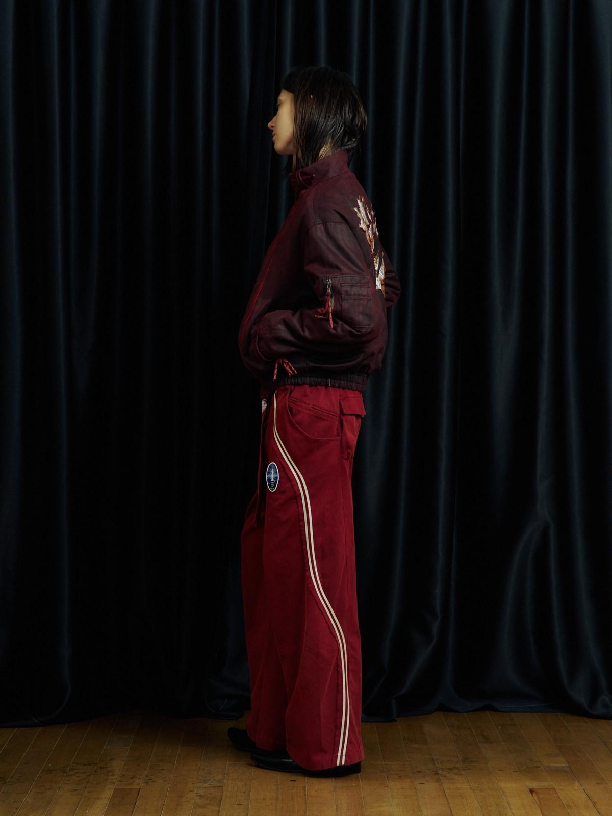APRIORITY Washed Red White Ink Bow Print Elastic Waist Badge Women's Cotton Sweatpants