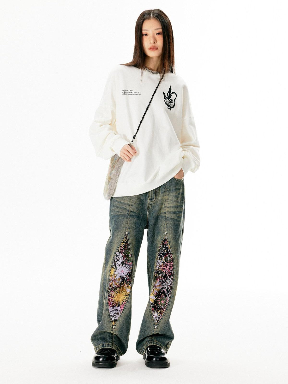 APRIORITY Washed Vintage Distressed Mid Rise Women's Denim Straight-leg Jeans