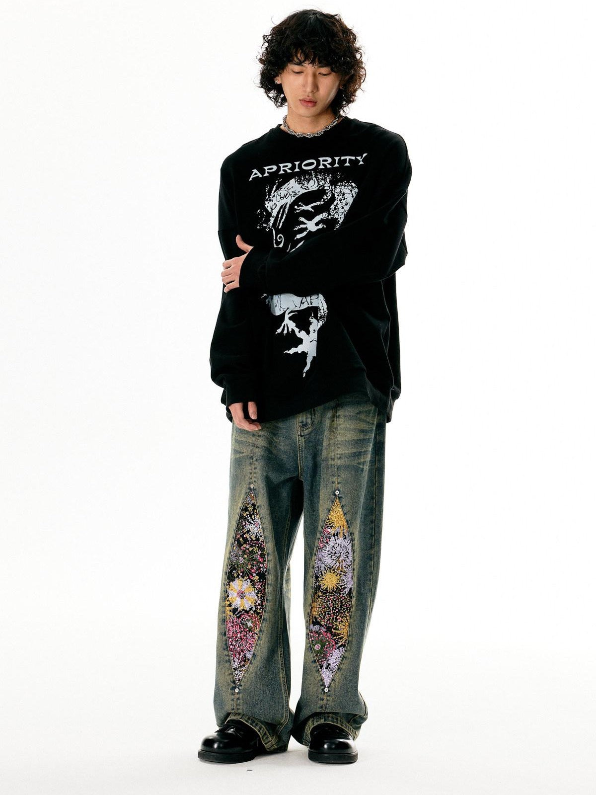 APRIORITY Washed Vintage Distressed Mid Rise Women's Denim Straight-leg Jeans