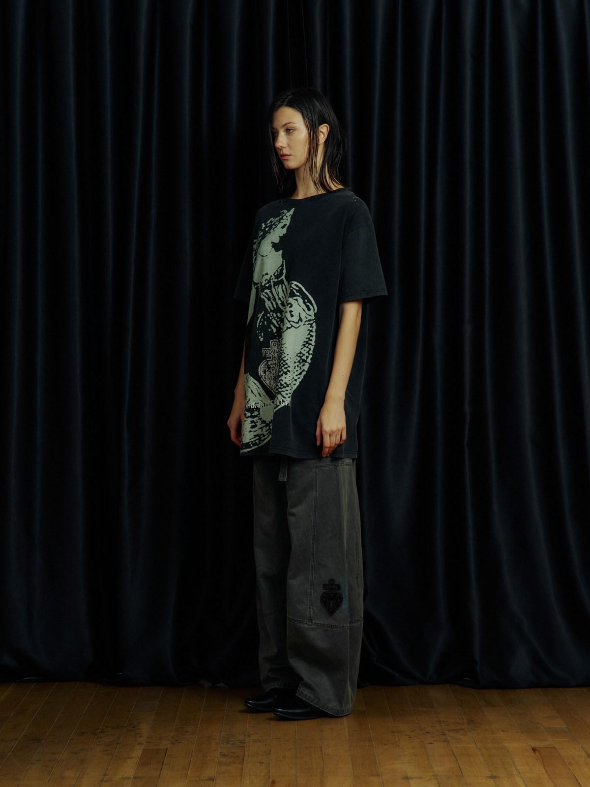 APRIORITY Waxed Enzyme Washed Multi Pocket Curved Cut Women's Polyester Cotton Cargo Pants