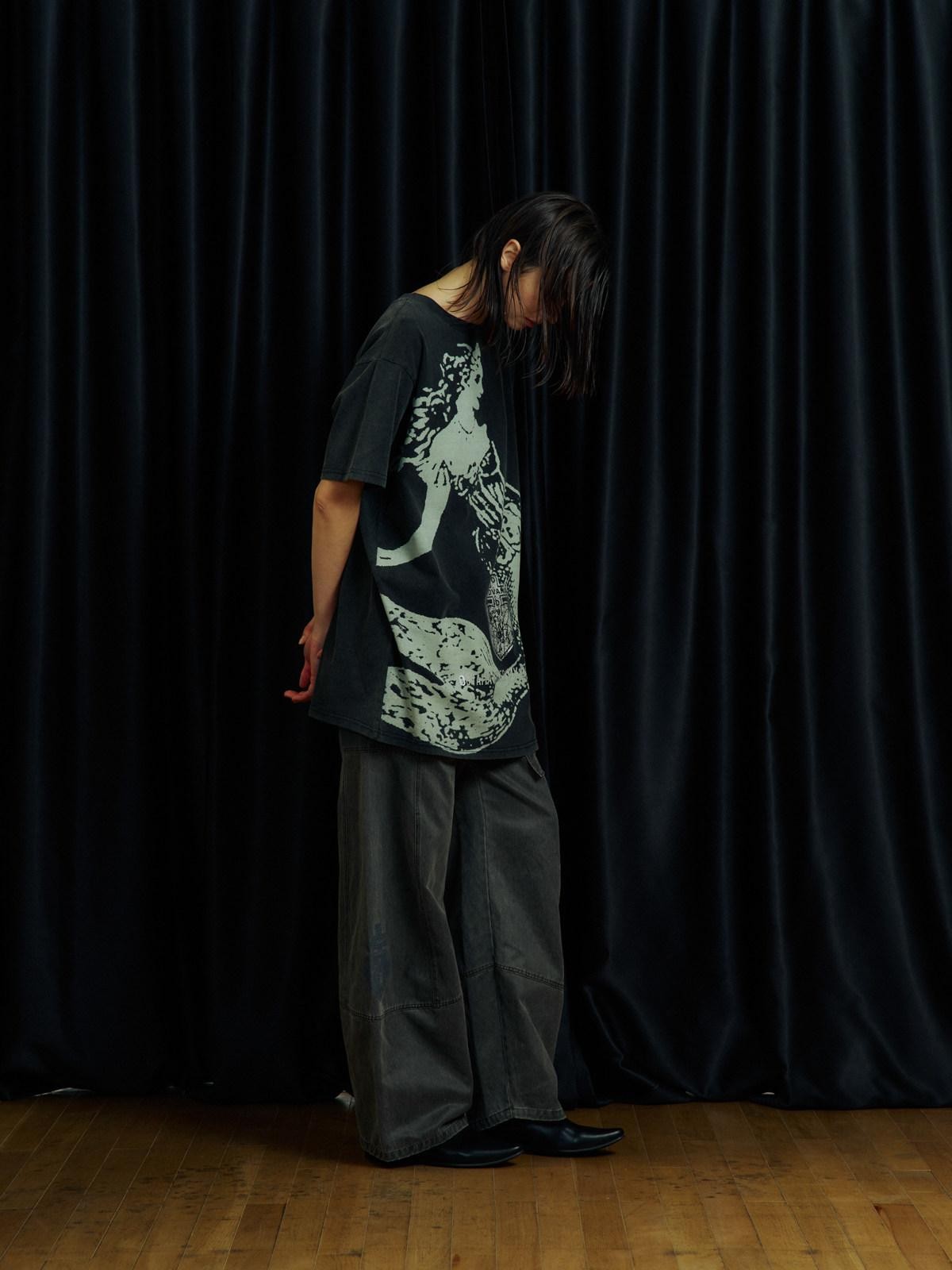 APRIORITY Waxed Enzyme Washed Multi Pocket Curved Cut Women's Polyester Cotton Cargo Pants