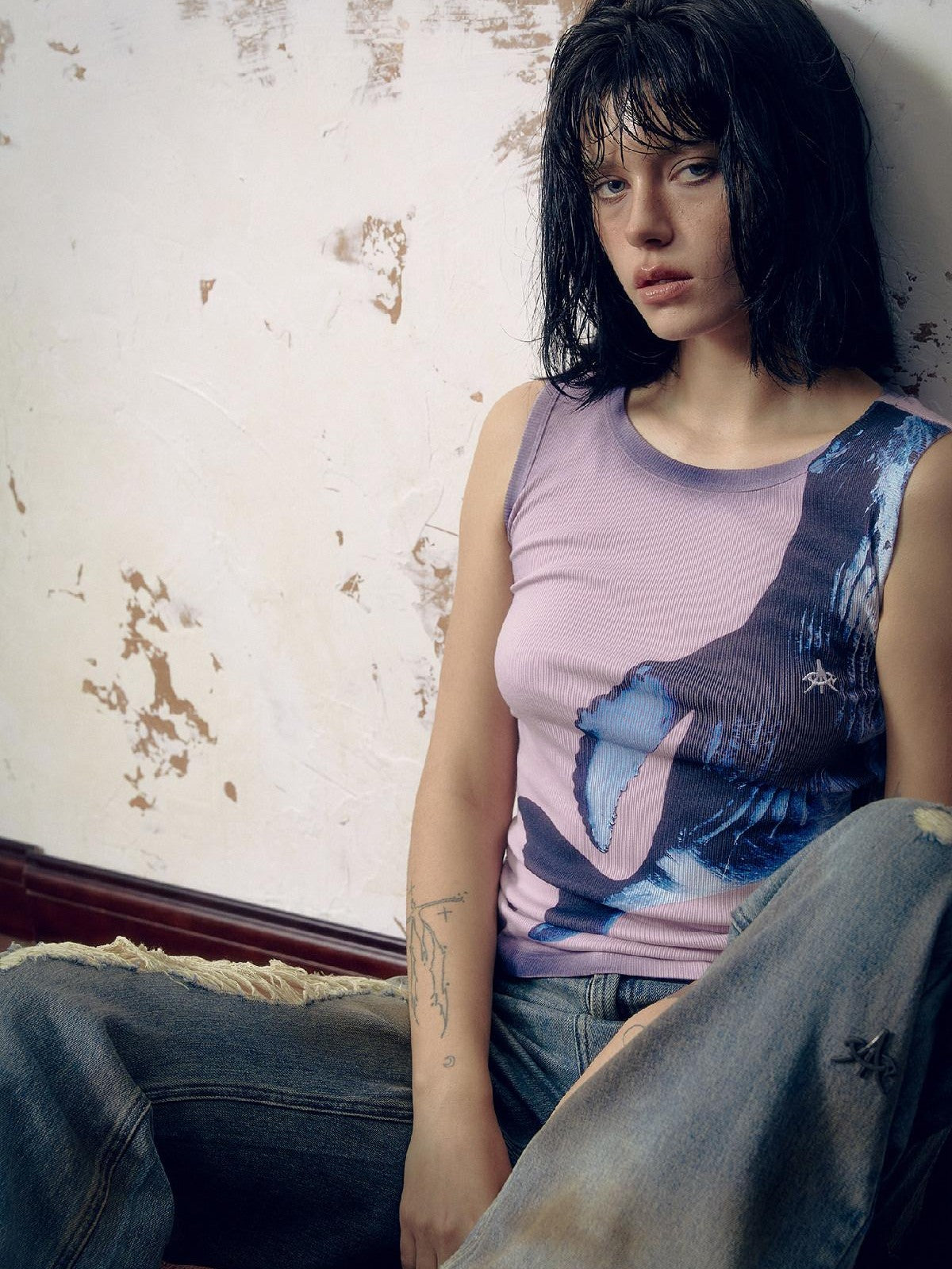 APRIORITY Whale Airbrushed Animal Print Boxy Relaxed Women's Cotton Tank Tops