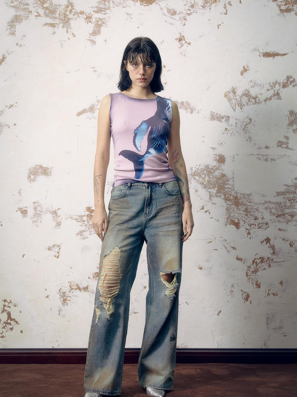 APRIORITY Whale Airbrushed Animal Print Boxy Relaxed Women's Cotton Tank Tops