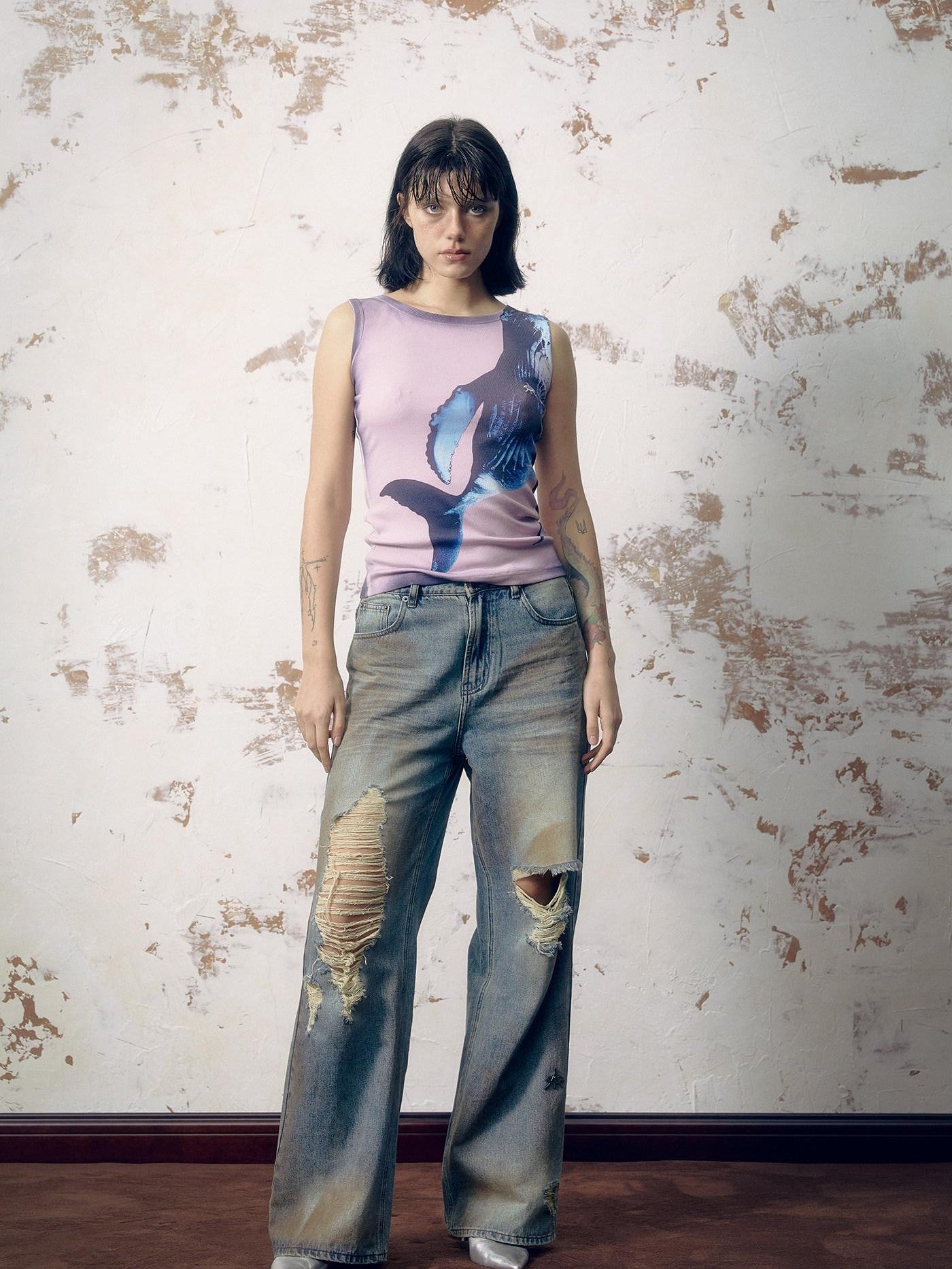 APRIORITY Whale Airbrushed Animal Print Boxy Relaxed Women's Cotton Tank Tops