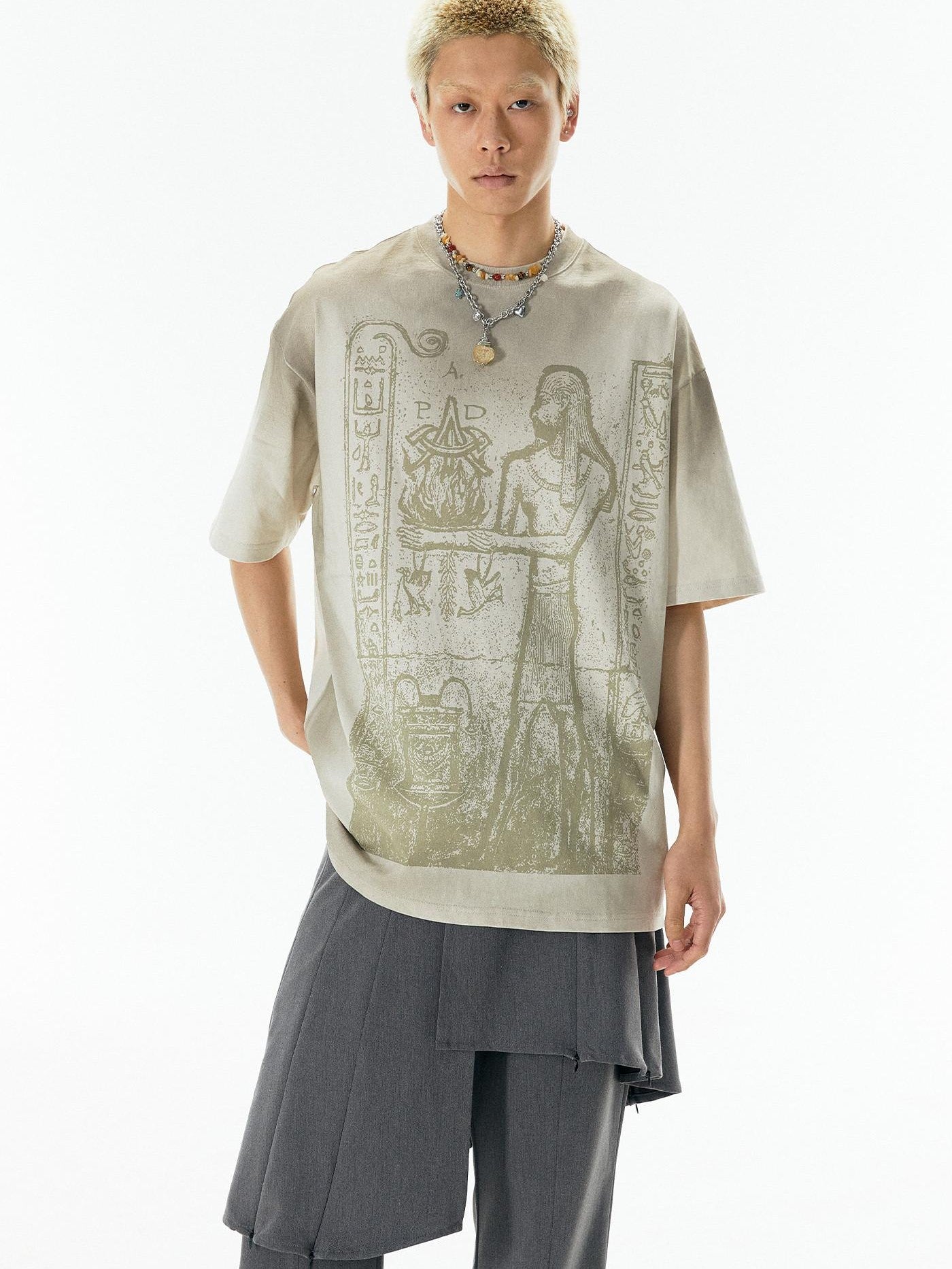 APRIORITY White Mural Print Women's 100 Percent Cotton Short Sleeve T-shirts