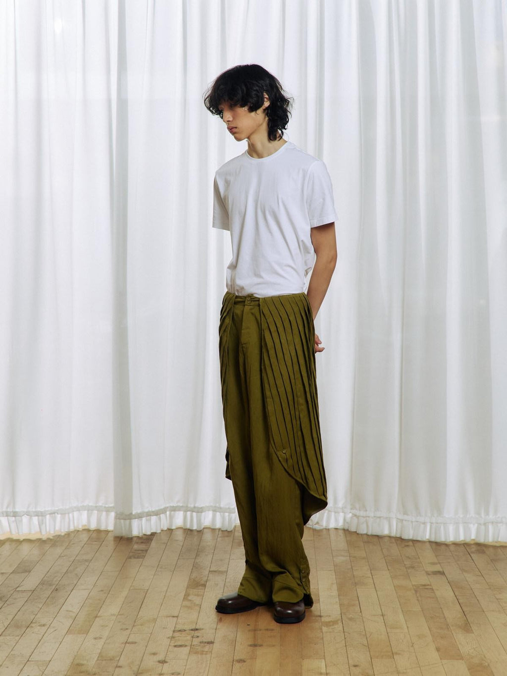 APRIORITY Yellow Green Pleated Wave Swallowtail Women's Tencel Lyocell Mid Rise Skorts