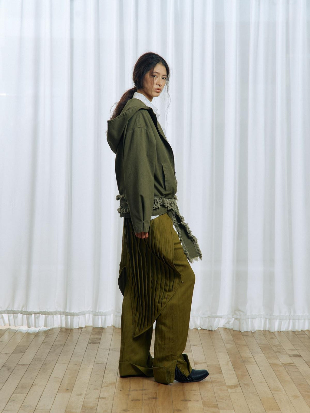 APRIORITY Yellow Green Pleated Wave Swallowtail Women's Tencel Lyocell Mid Rise Skorts