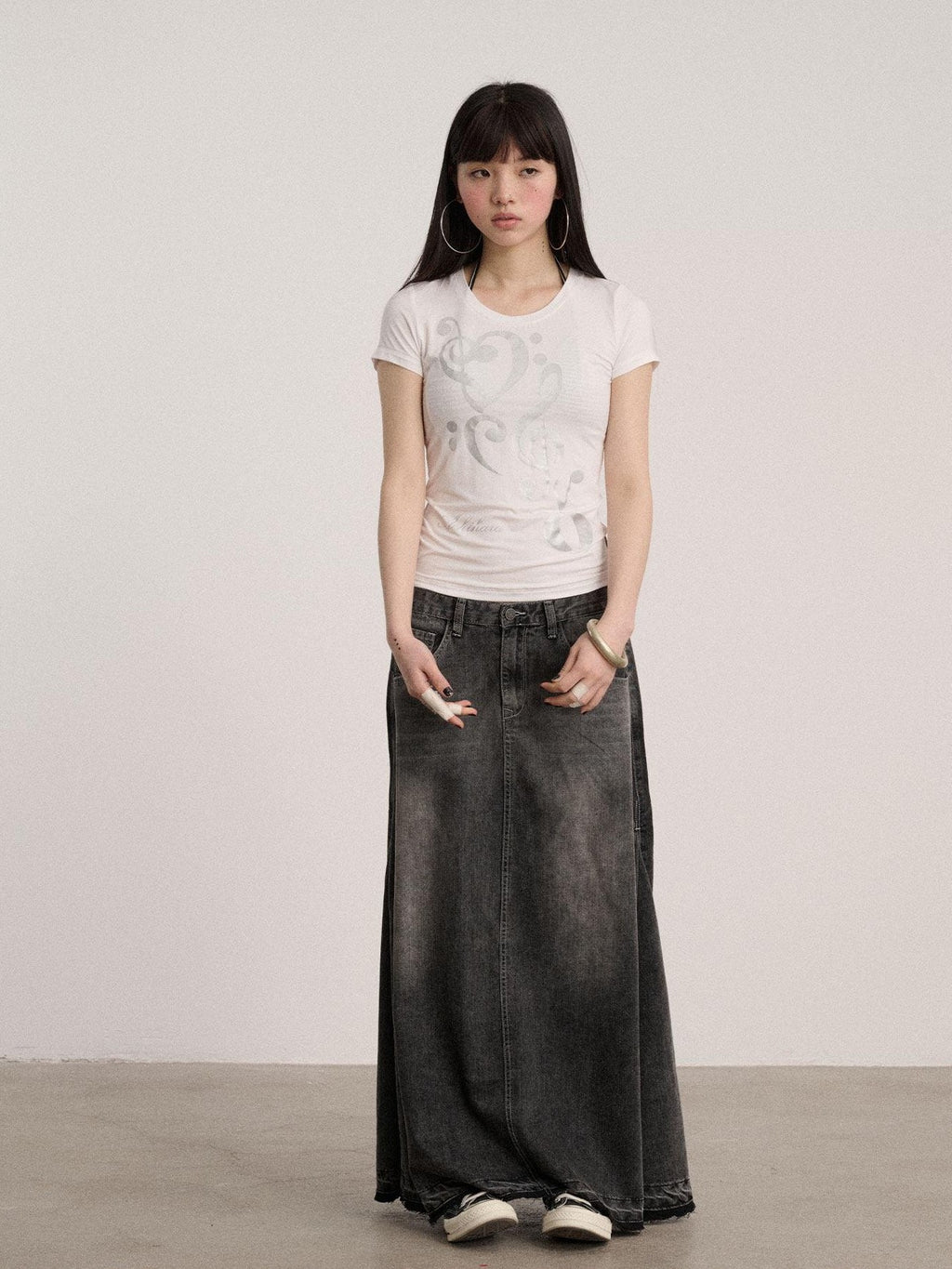 Achihara Black And White Round Neck Slim Fit Women'S Modal Short Sleeve T-Shirts